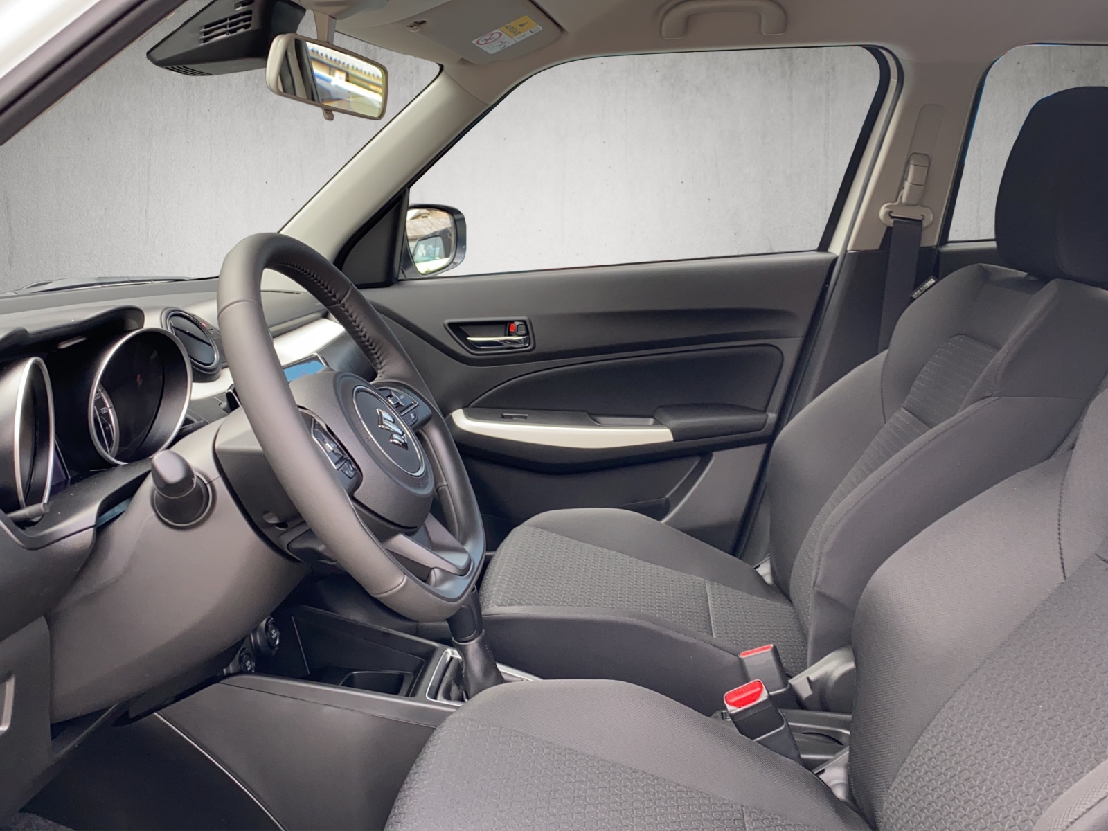SUZUKI Swift 1.2 Compact+ Hybrid 4x4-image-6