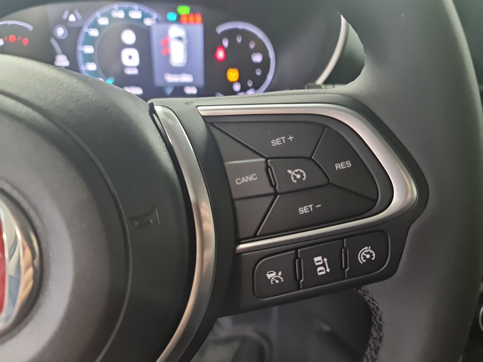 FIAT Tipo Hybrid 1.5 Swiss Edition Cross-image-18