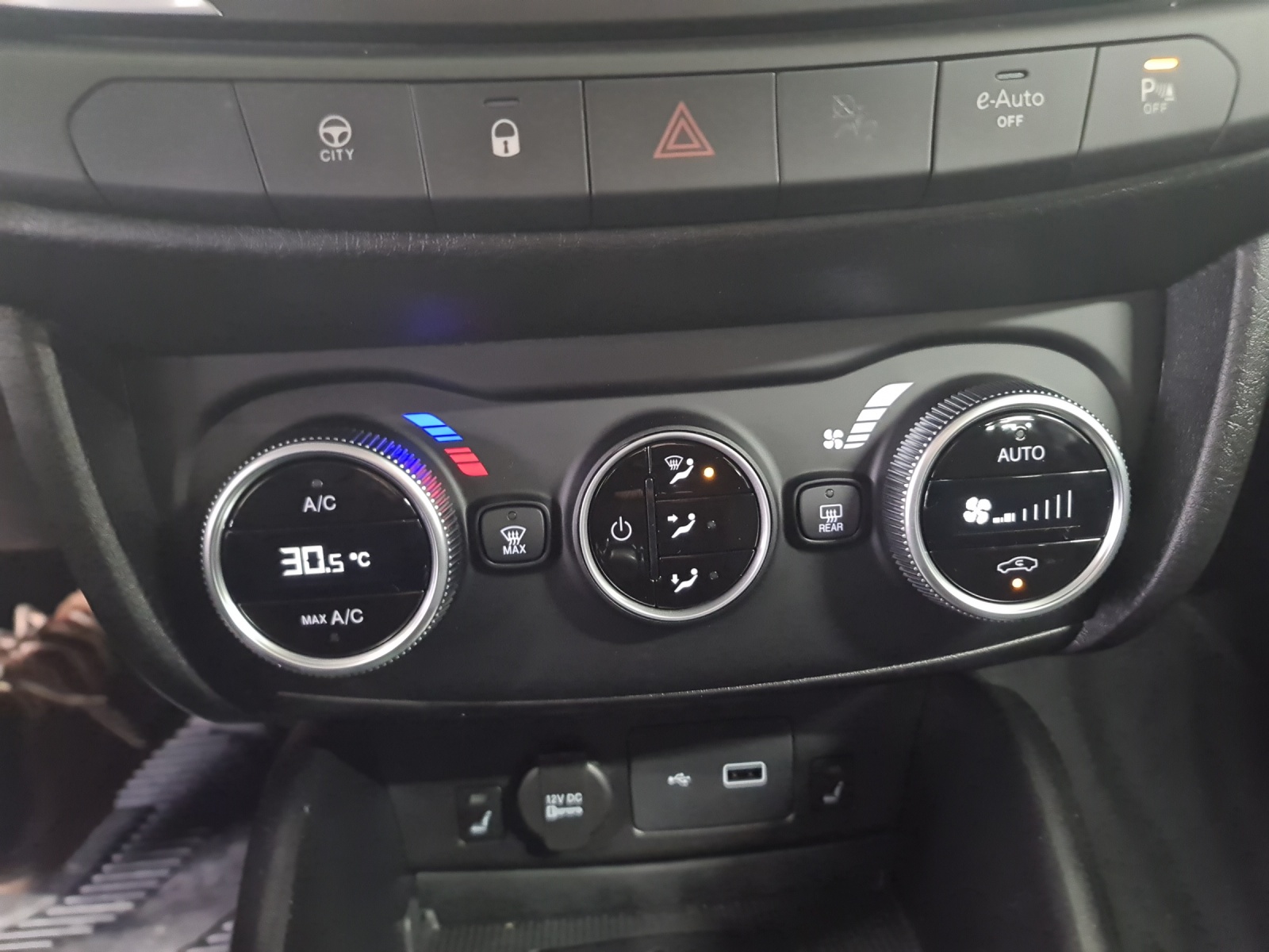 FIAT Tipo Hybrid 1.5 Swiss Edition Cross-image-20