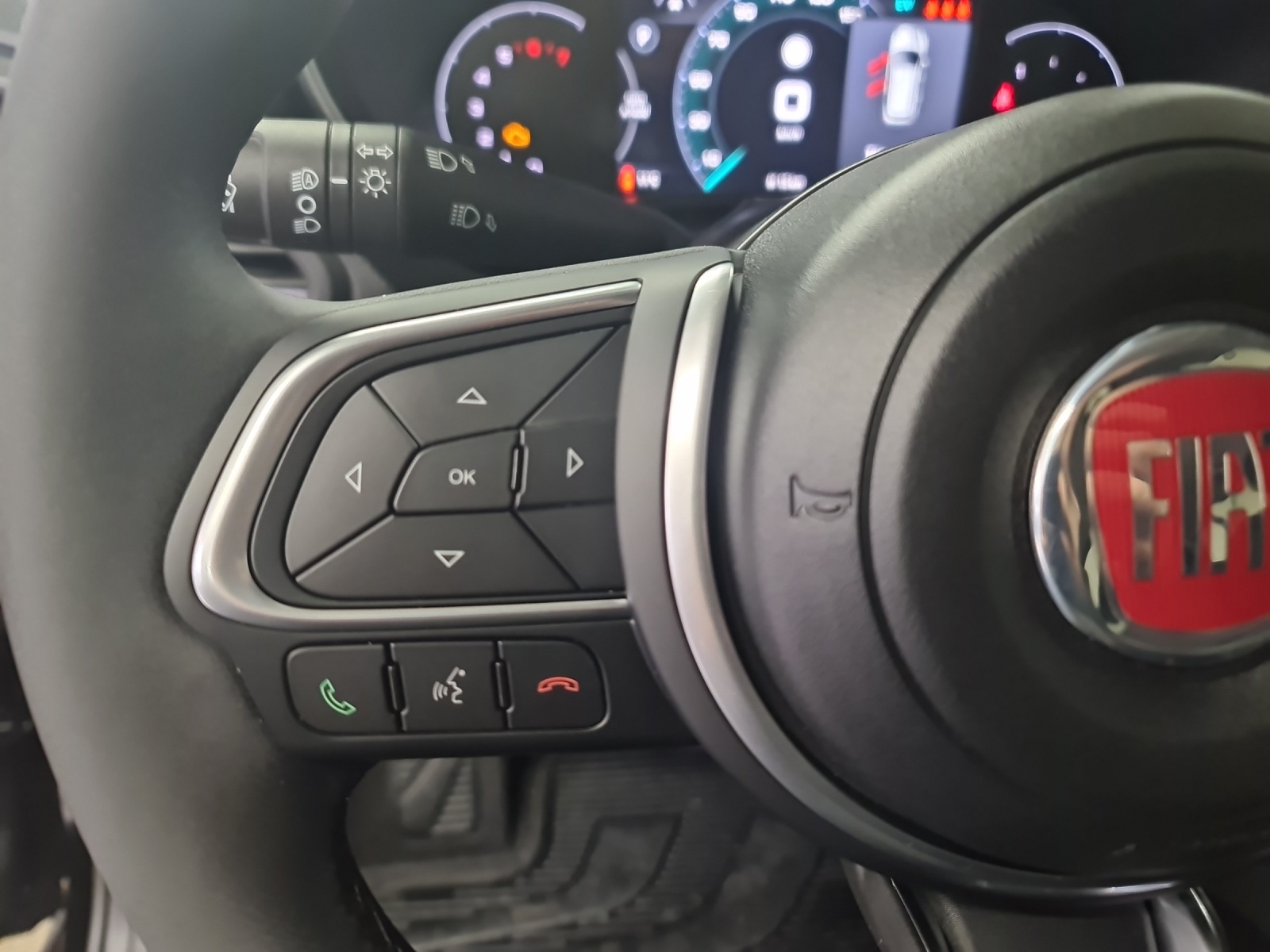 FIAT Tipo Hybrid 1.5 Swiss Edition Cross-image-17