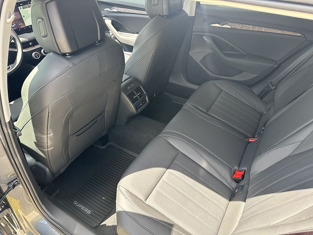 SKODA Superb Combi 2.0 TDi L&K 4x4 DSG-image-8