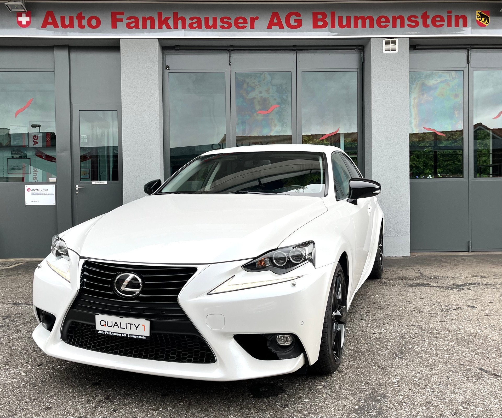 LEXUS IS 200t Sport Automatic-image-1