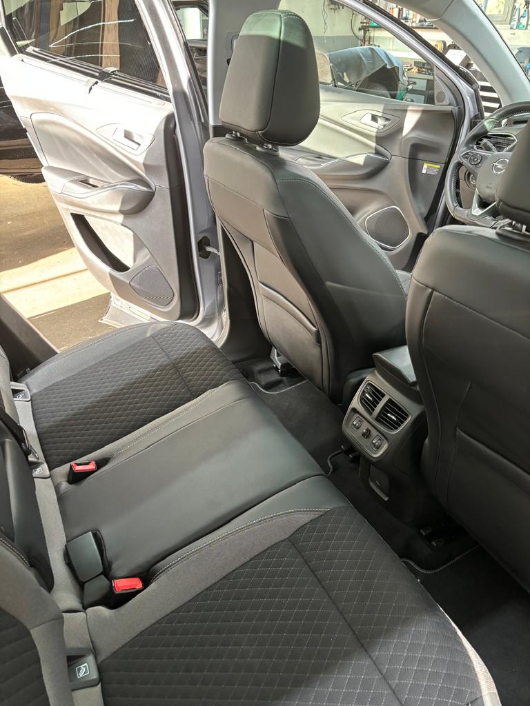 OPEL Grandland X 1.6 TP Ultimate Automatik-image-5