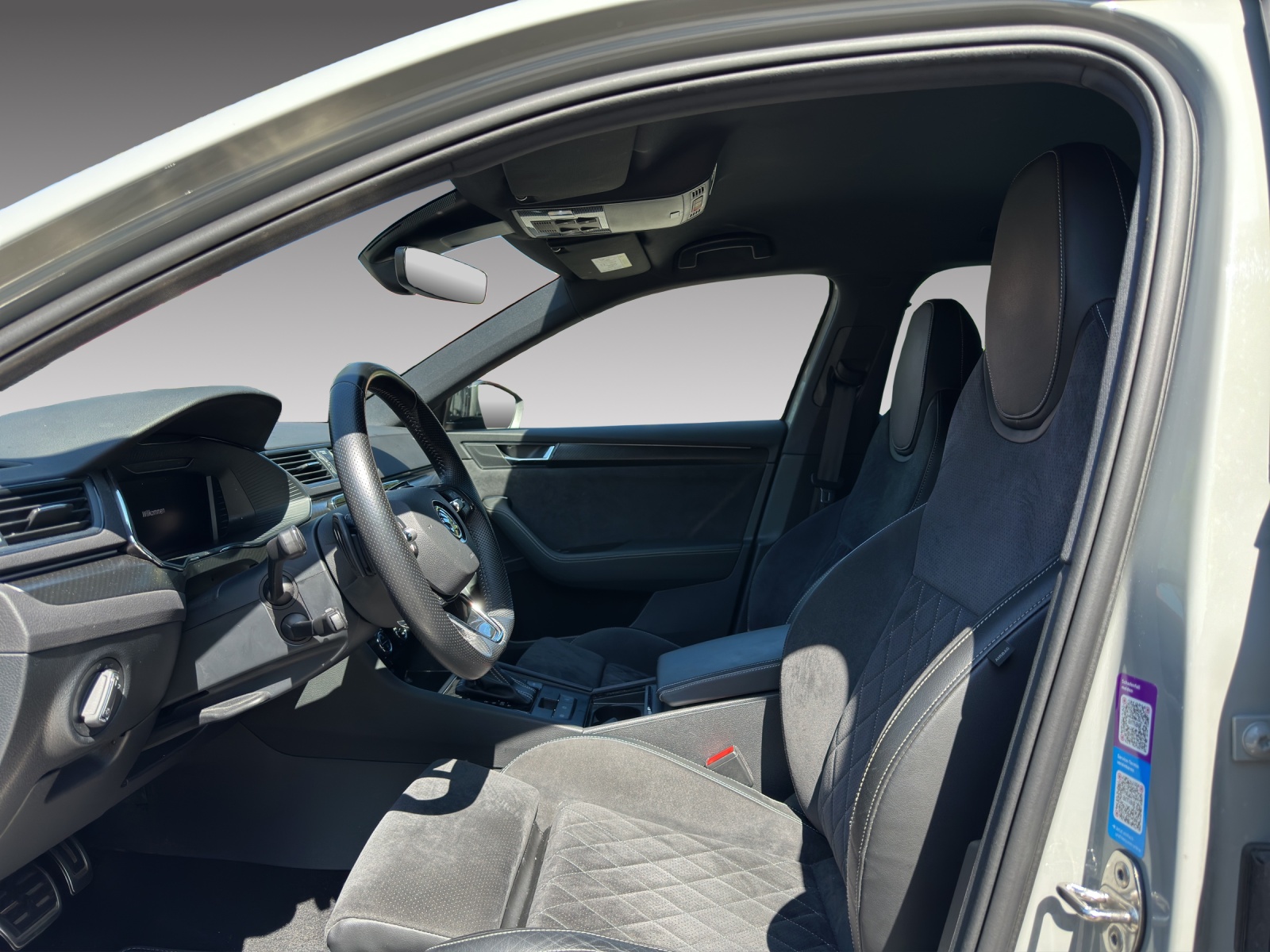 SKODA Superb 1.4 TSI Sport Line PHEV DSG-image-7