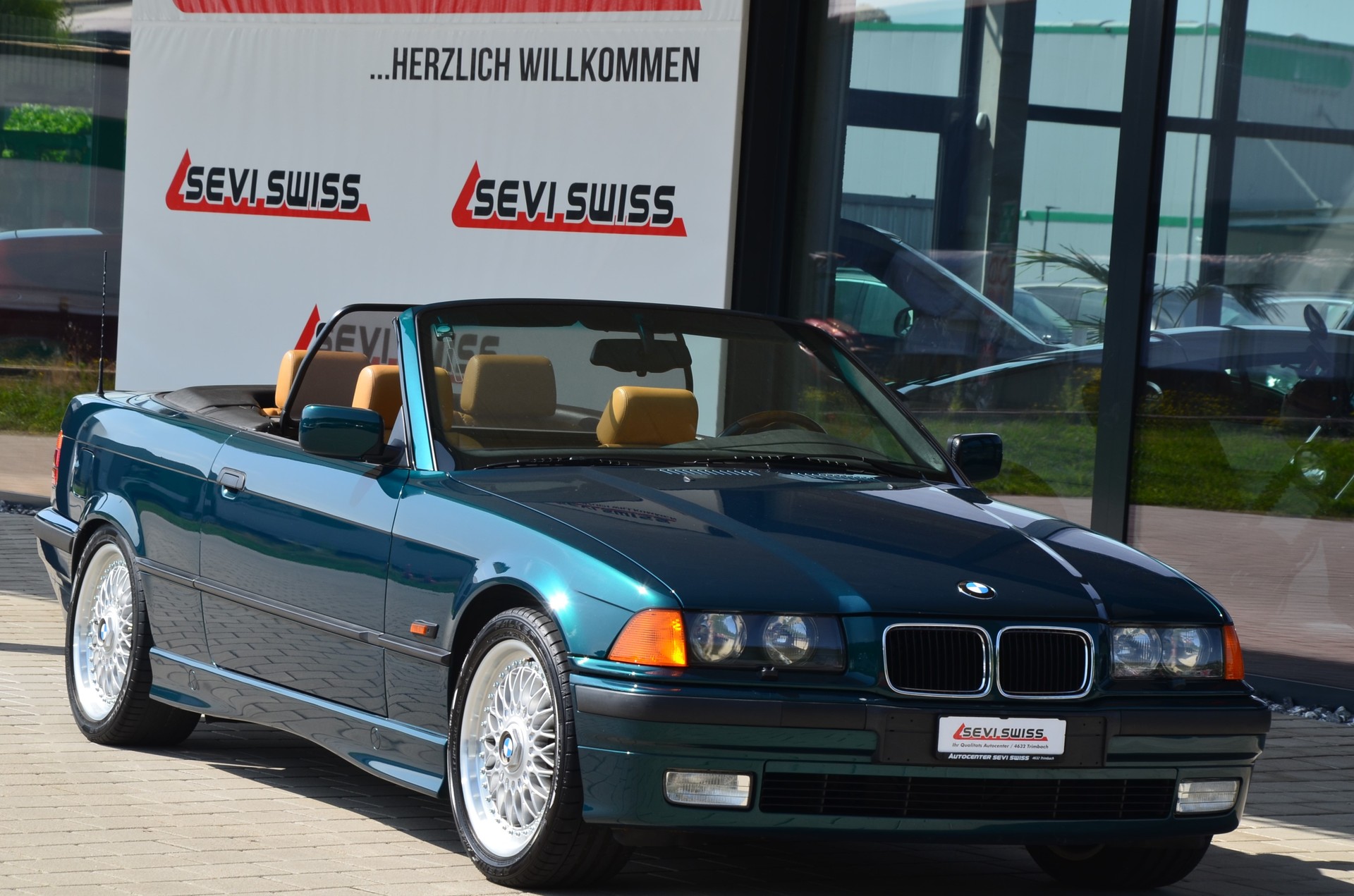 BMW 328i A Cabrio*Ab MFK*-image-0