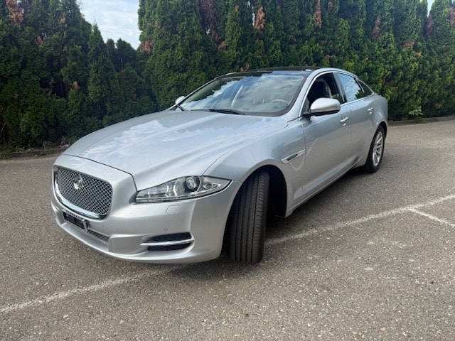 JAGUAR XJ 3.0d V6 Luxury Automatic-image-2