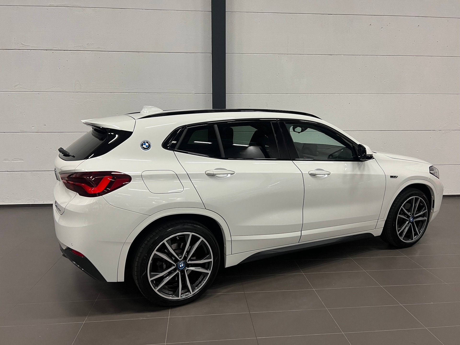 BMW X2 xDrive 25e M Sport Steptronic-image-12