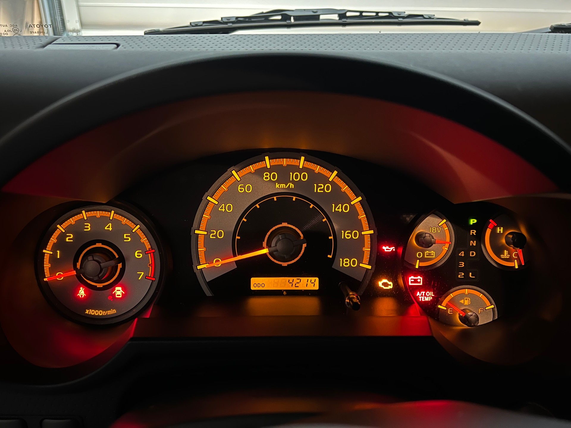 TOYOTA FJ Cruiser de 02/2022 avec seulement 5500 km (état de neuf)-image-3