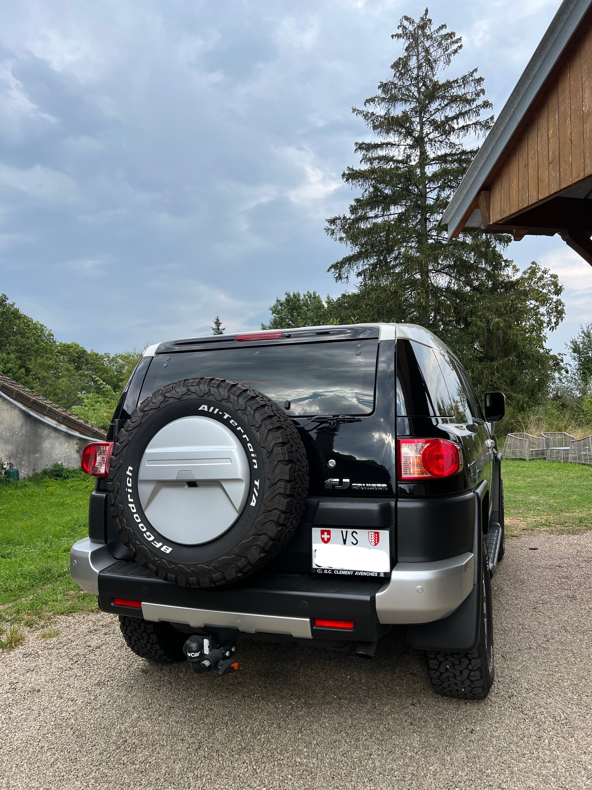 TOYOTA FJ Cruiser de 02/2022 avec seulement 5500 km (état de neuf)-image-1