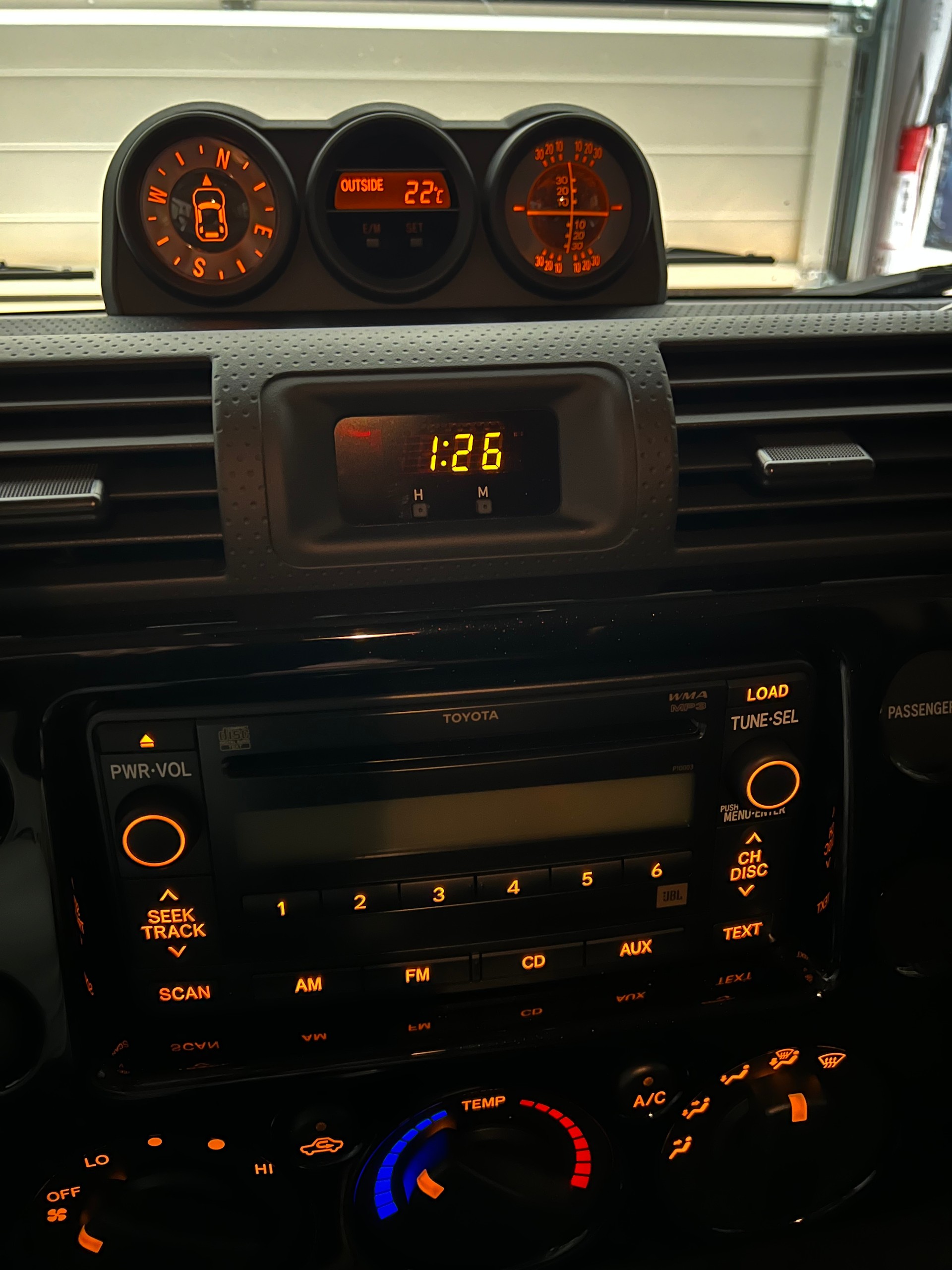 TOYOTA FJ Cruiser de 02/2022 avec seulement 5500 km (état de neuf)-image-5
