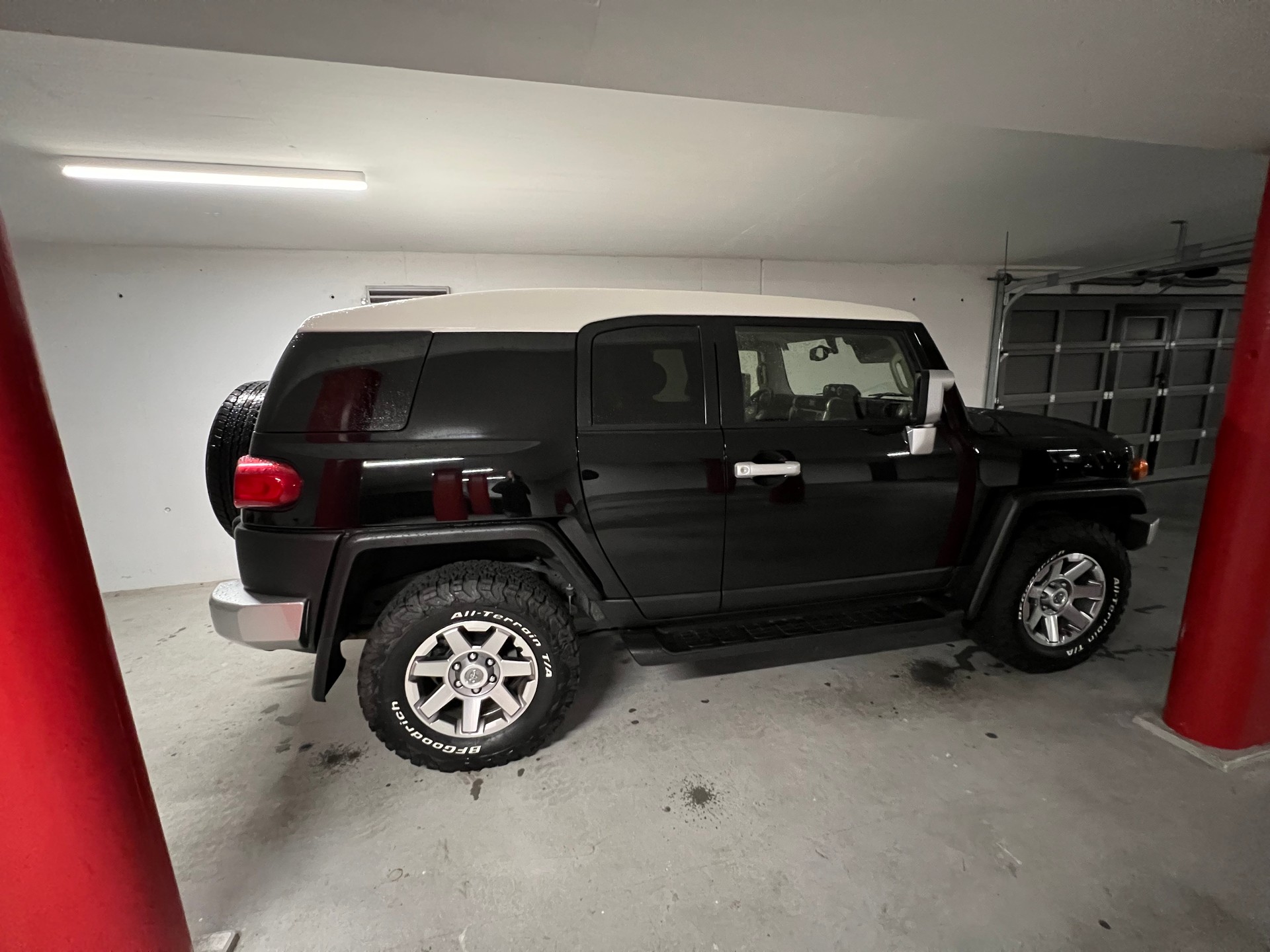 TOYOTA FJ Cruiser de 02/2022 avec seulement 5500 km (état de neuf)-image-2