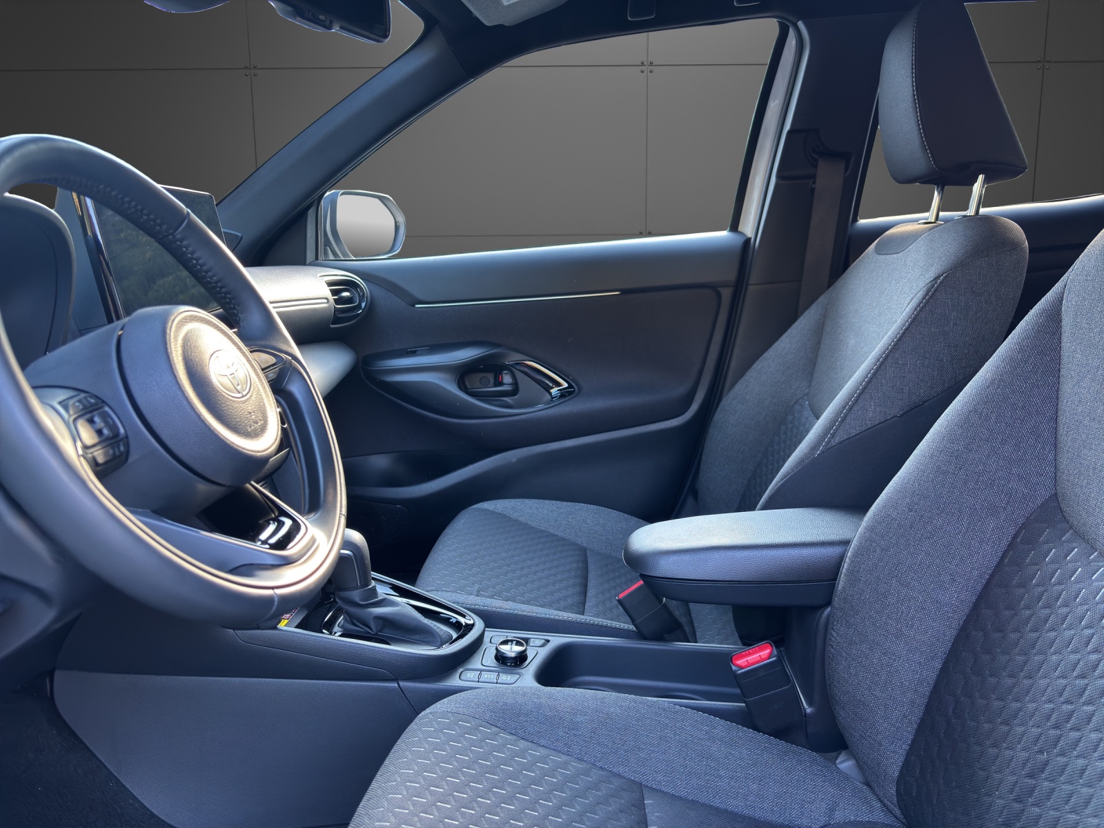 TOYOTA Yaris Cross 1.5 Trend AWDi e-CVT-image-2