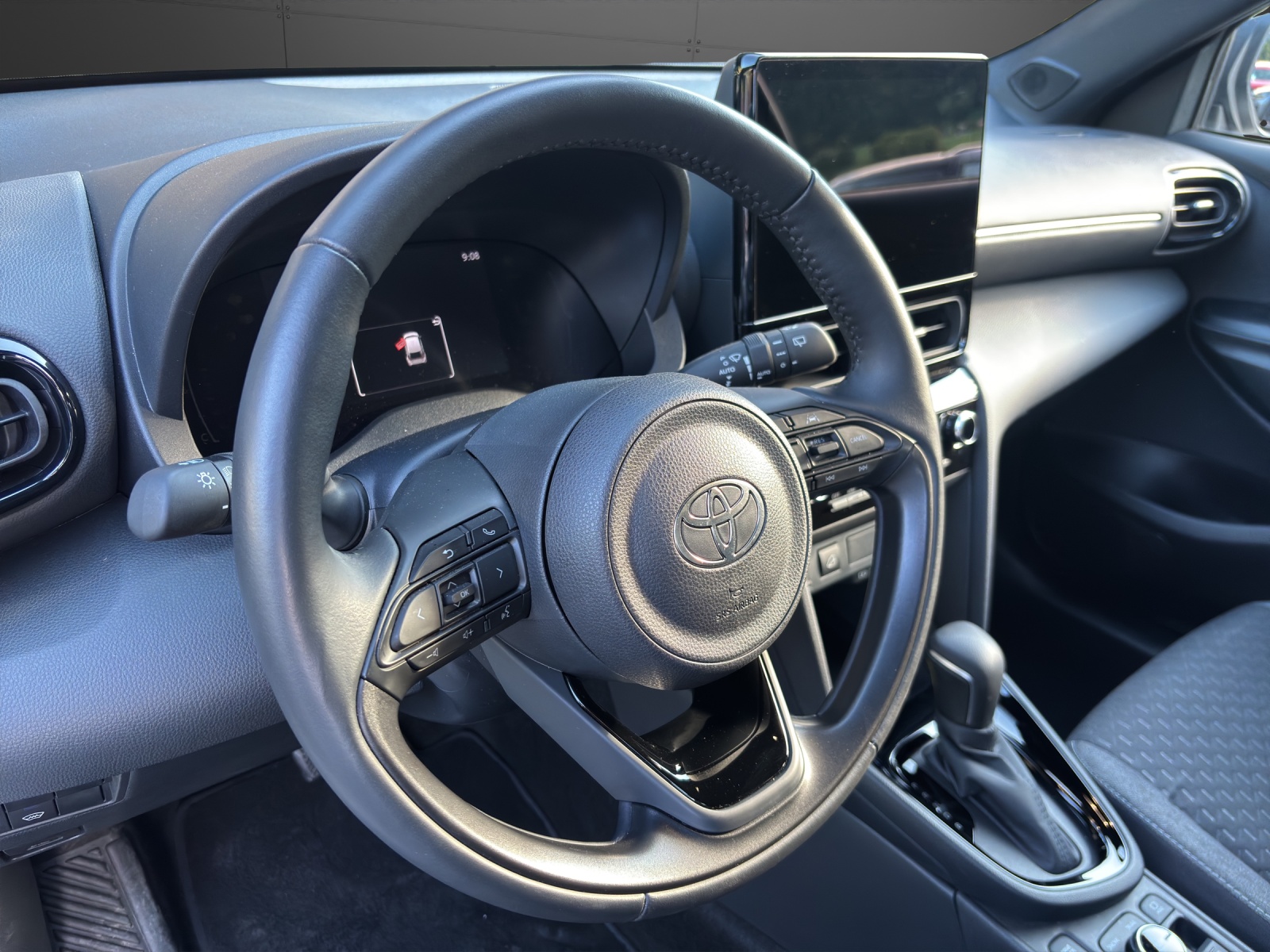 TOYOTA Yaris Cross 1.5 Trend AWDi e-CVT-image-4