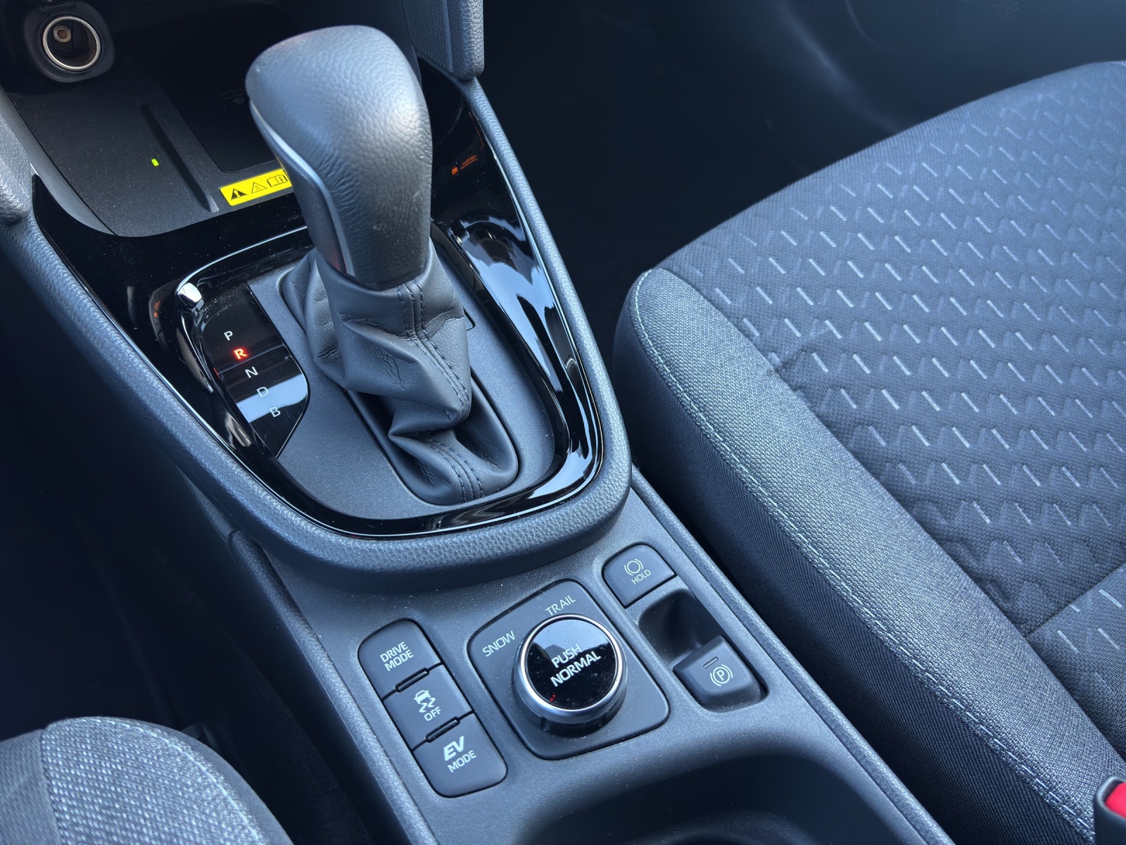 TOYOTA Yaris Cross 1.5 Trend AWDi e-CVT-image-9