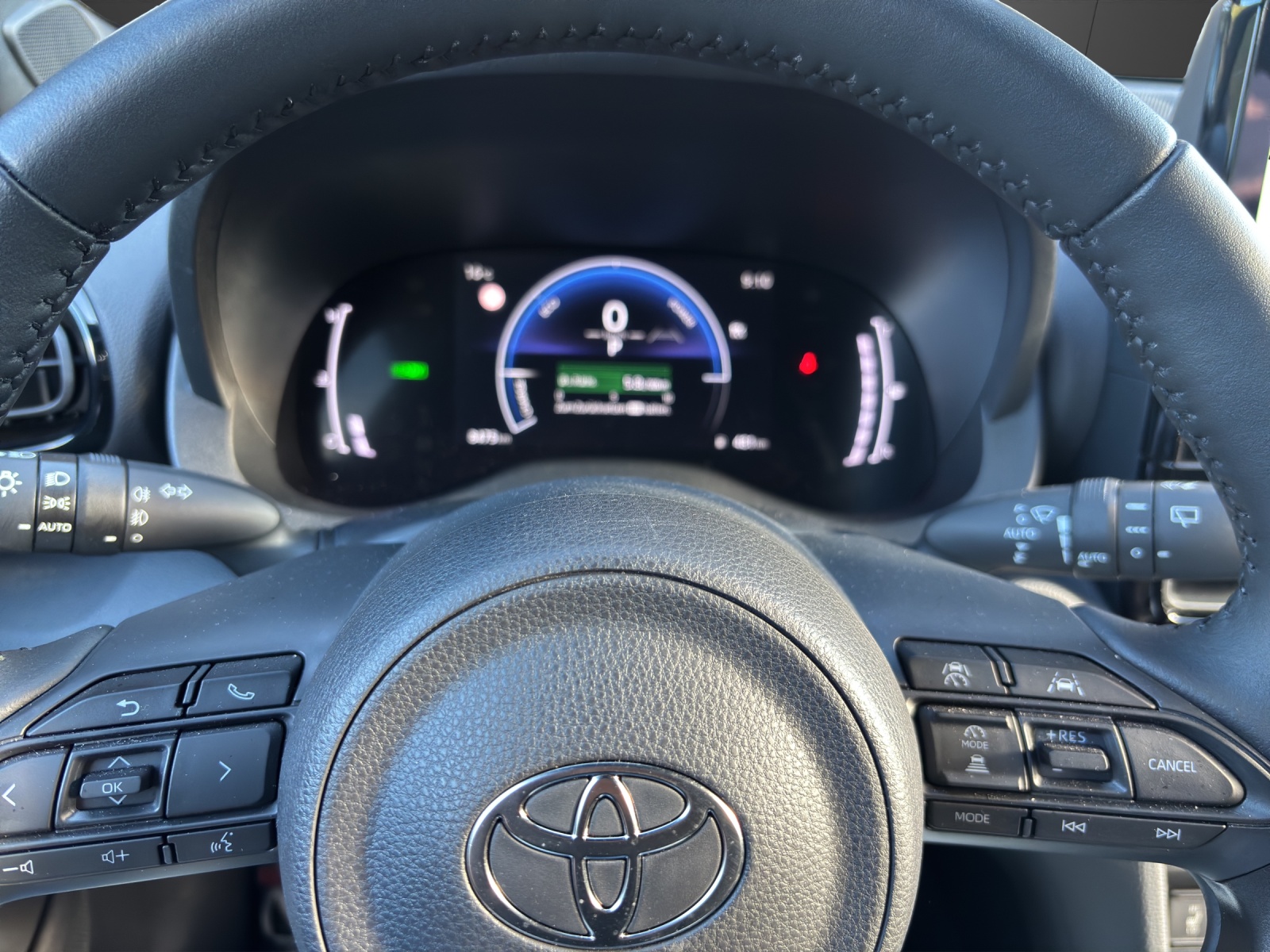 TOYOTA Yaris Cross 1.5 Trend AWDi e-CVT-image-5