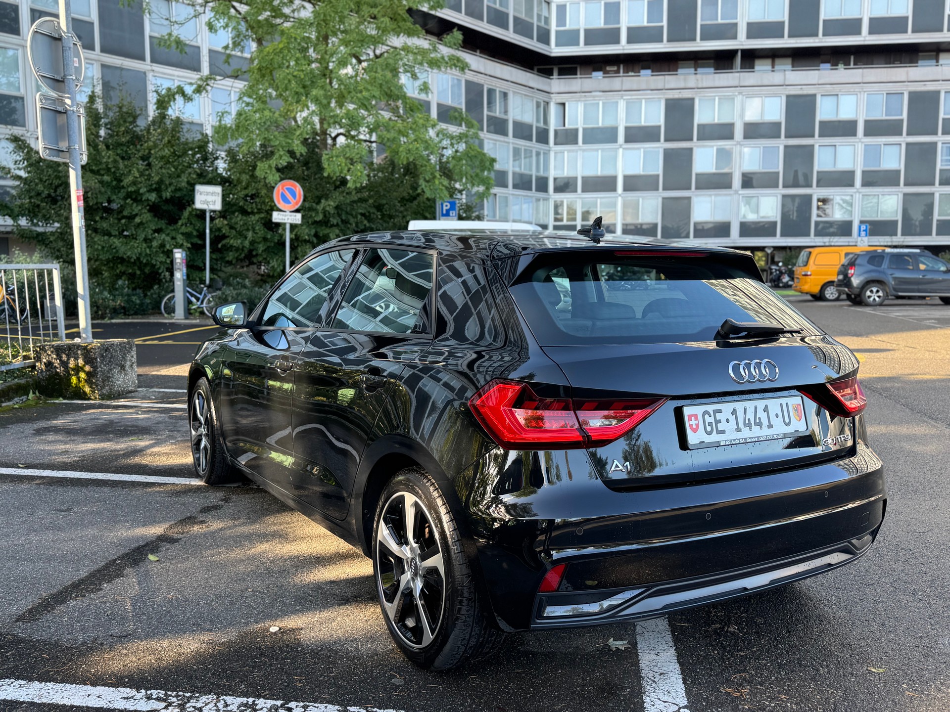 AUDI A1 Sportback 30 TFSI advanced S-tronic-image-8