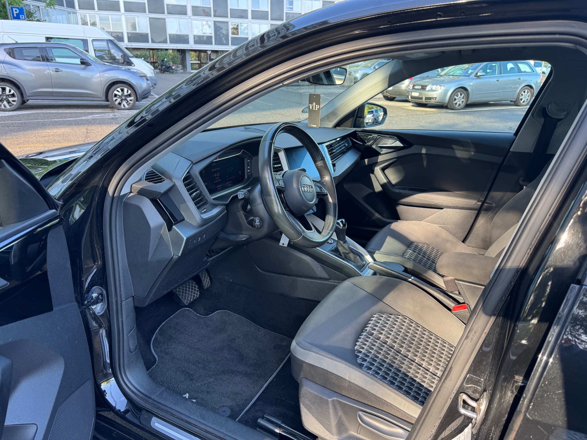 AUDI A1 Sportback 30 TFSI advanced S-tronic-image-12