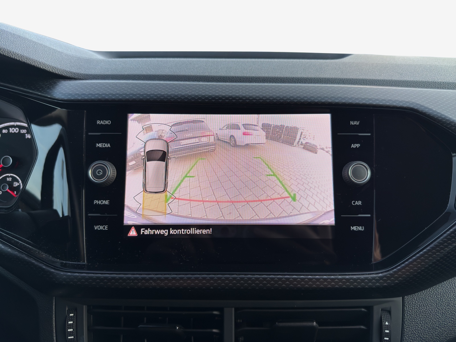 VW T-Cross 1.0 TSI Life DSG-image-14