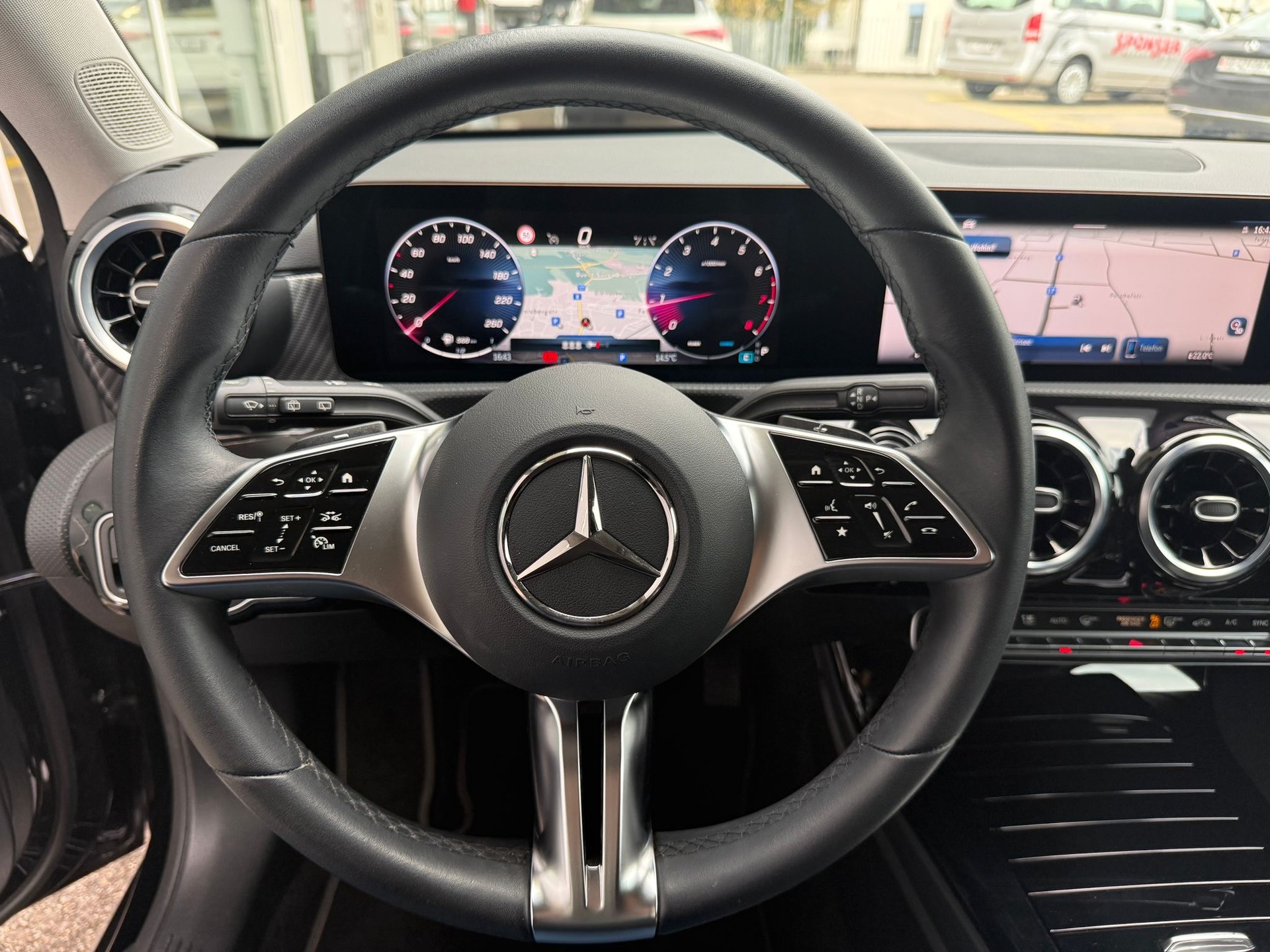 MERCEDES-BENZ A 180 7G-DCT-image-6