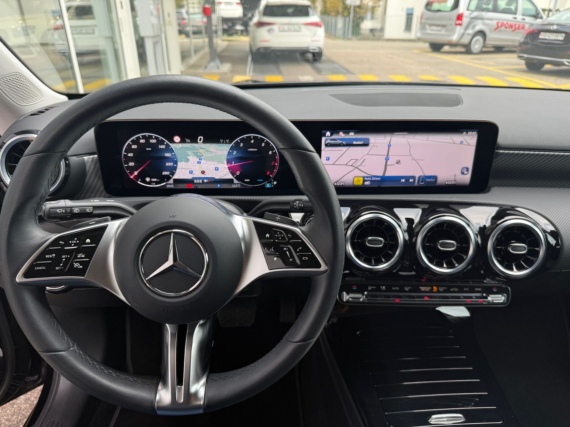 MERCEDES-BENZ A 180 7G-DCT-image-7