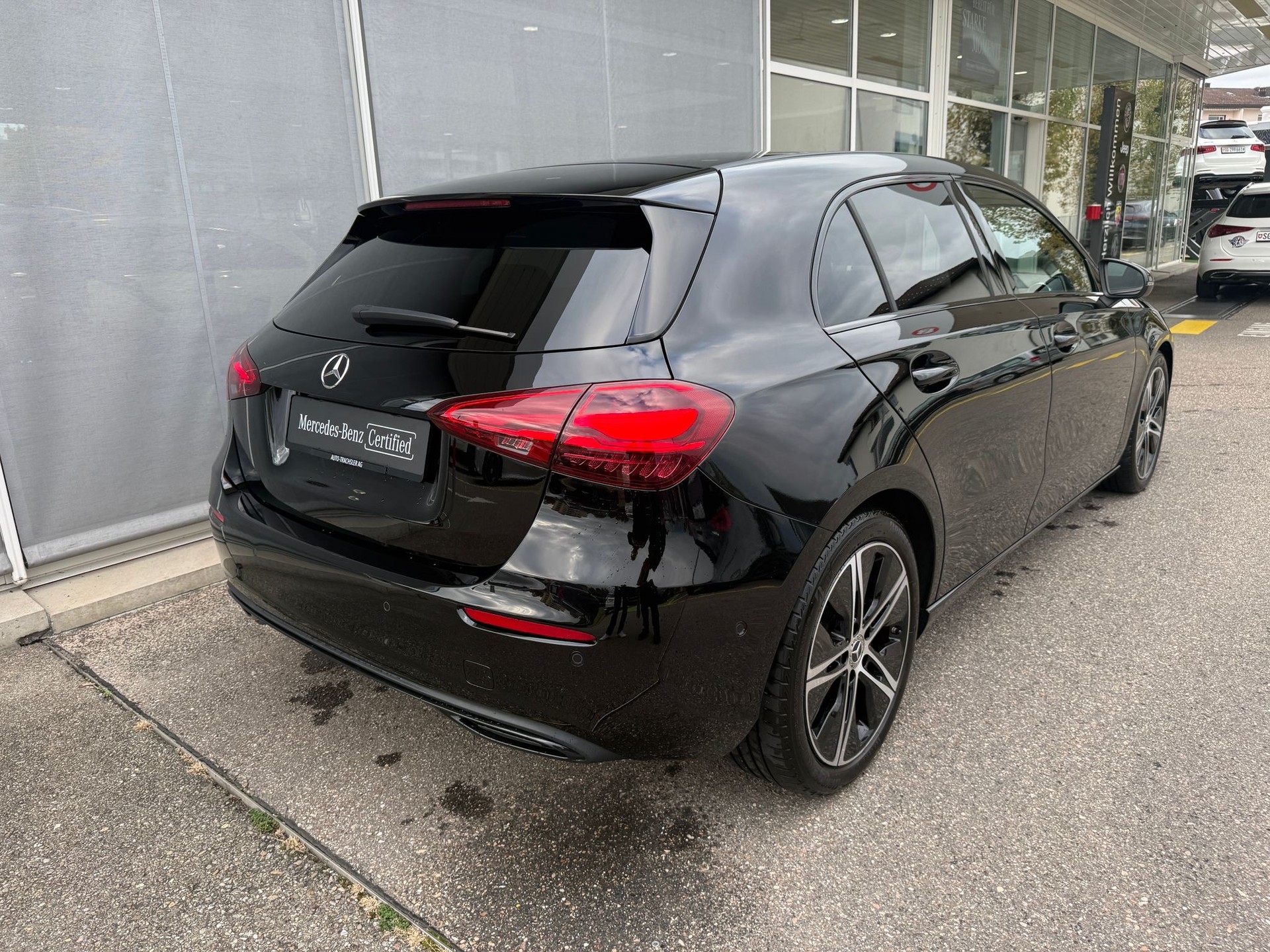 MERCEDES-BENZ A 180 7G-DCT-image-3