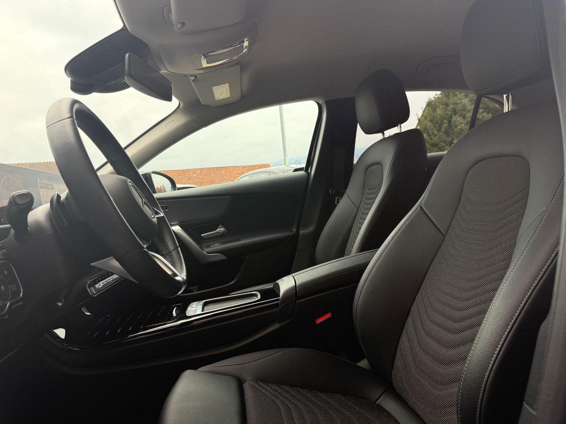 MERCEDES-BENZ A 180 7G-DCT-image-8