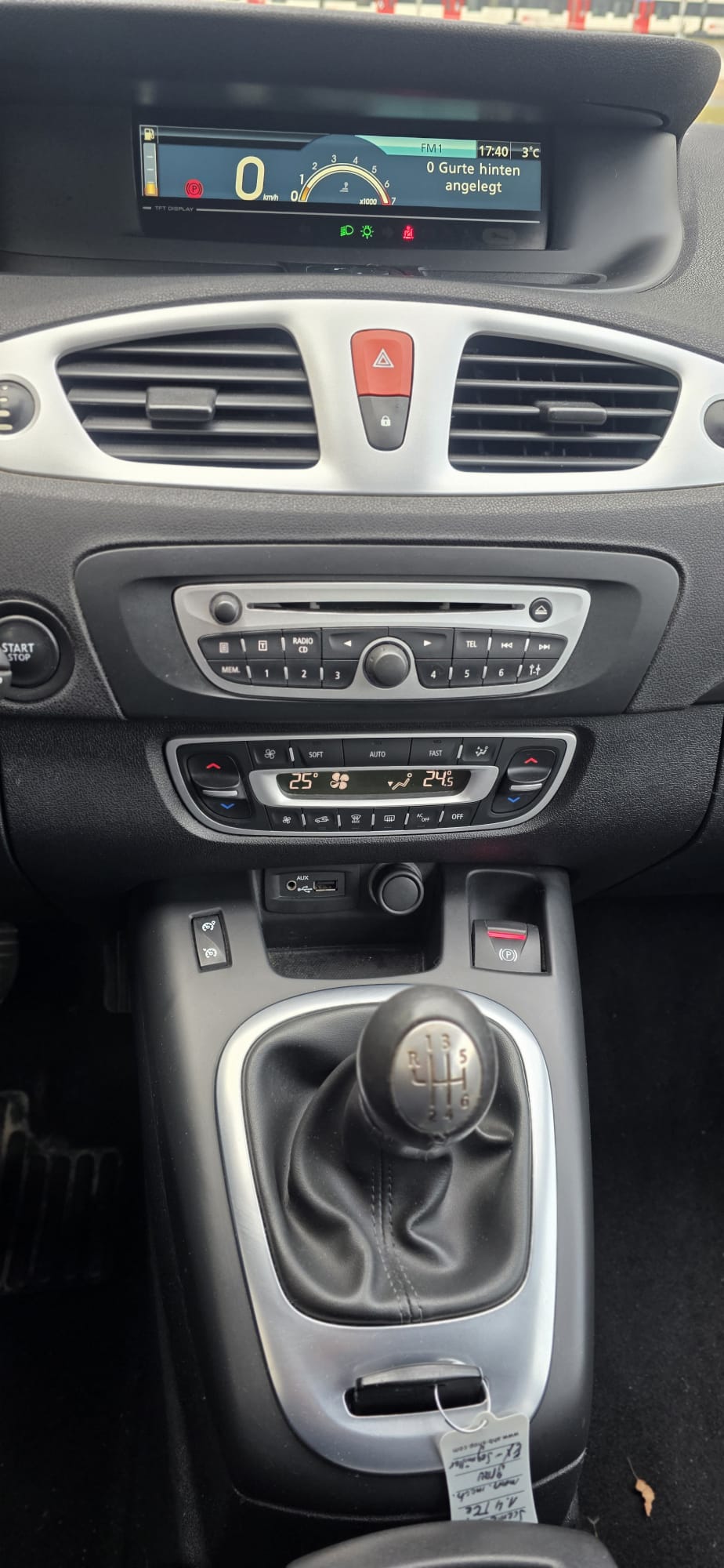 RENAULT Scénic 1.4 16V Turbo Dynamique-image-12