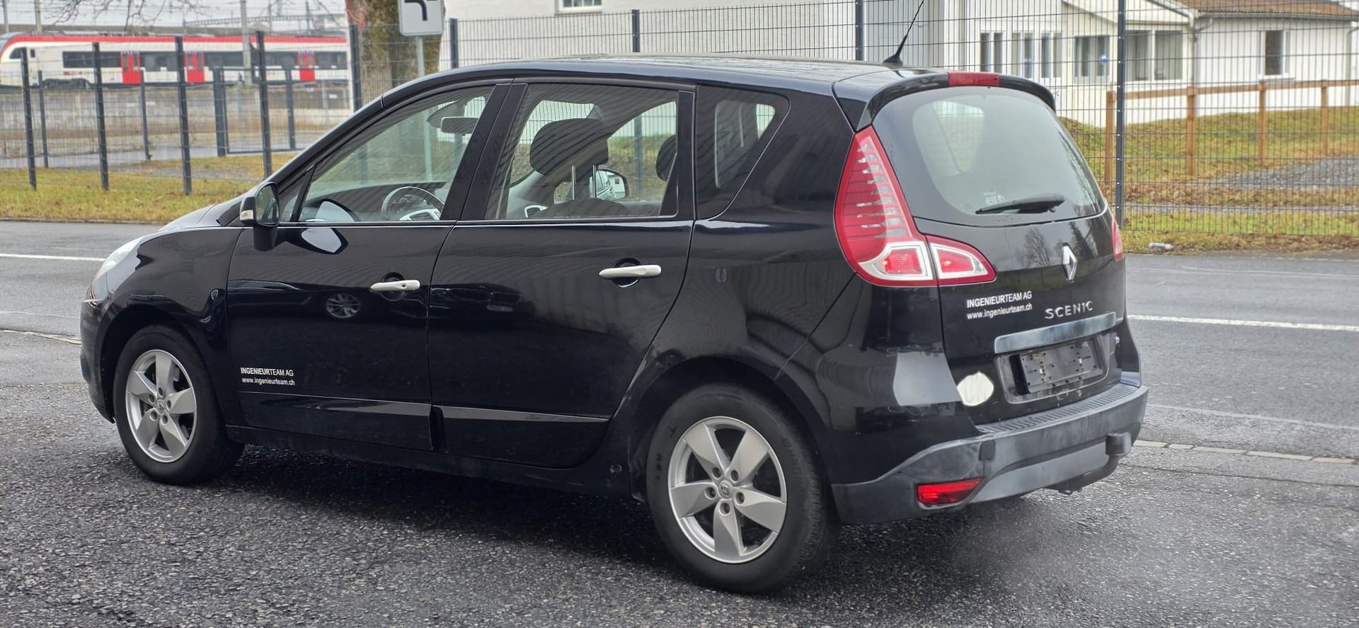 RENAULT Scénic 1.4 16V Turbo Dynamique-image-3