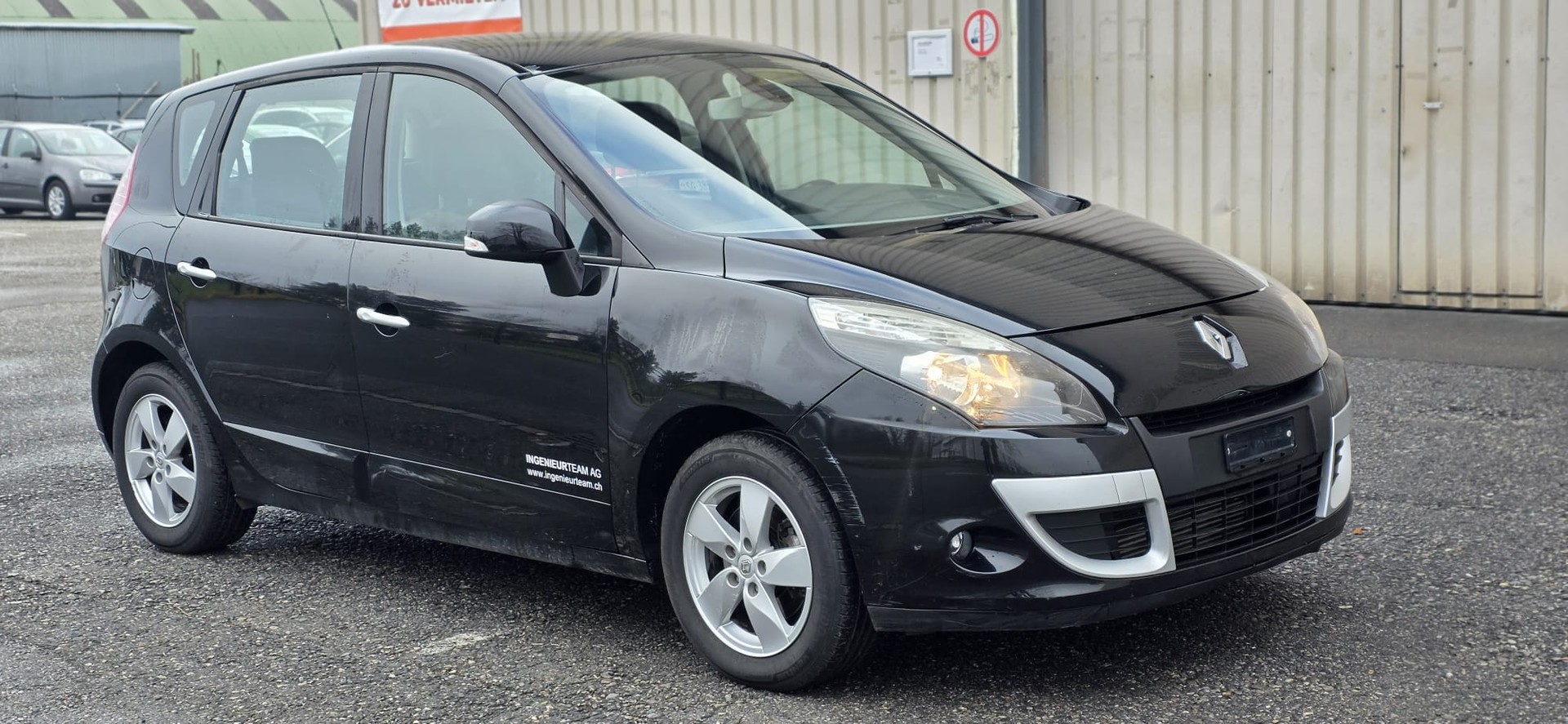 RENAULT Scénic 1.4 16V Turbo Dynamique-image-1