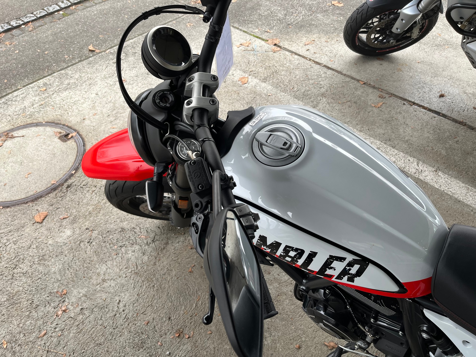 DUCATI SCRAMBLER URBAN MOTARD-image-3