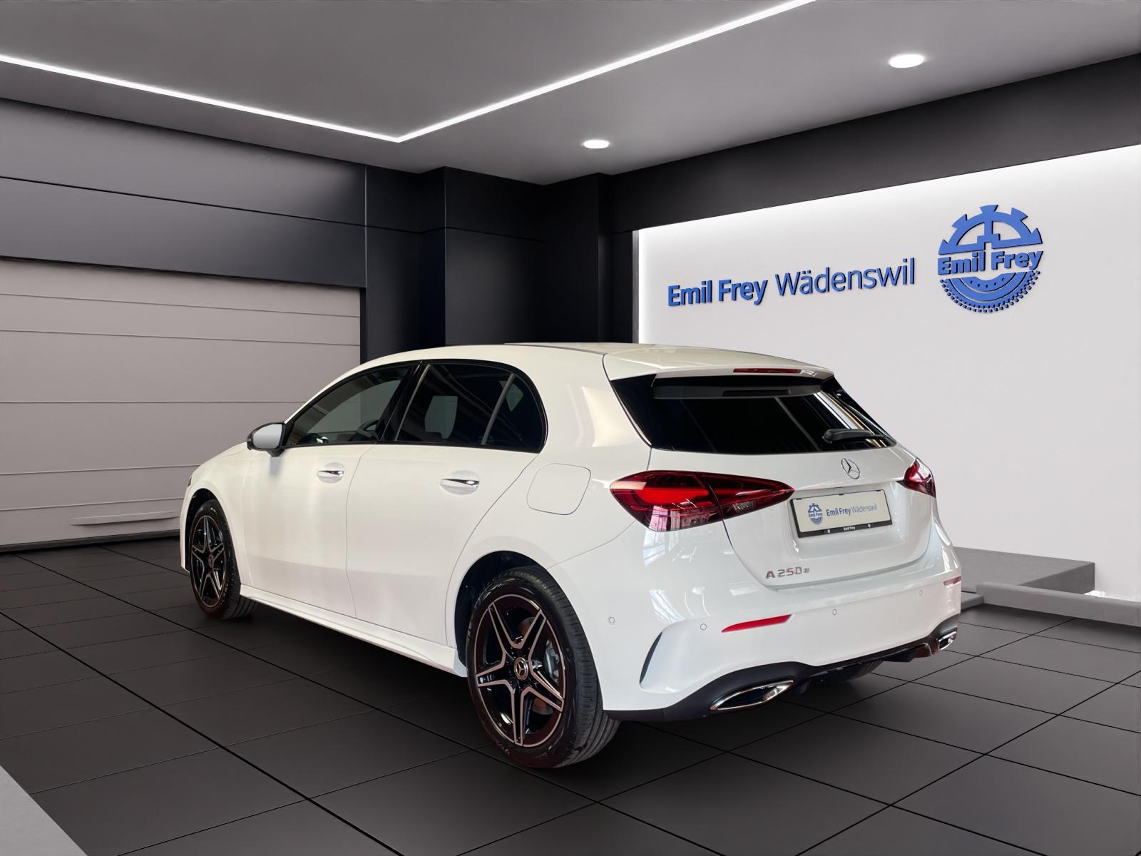 MERCEDES-BENZ A 250 e EQ Star AMG Line-image-2