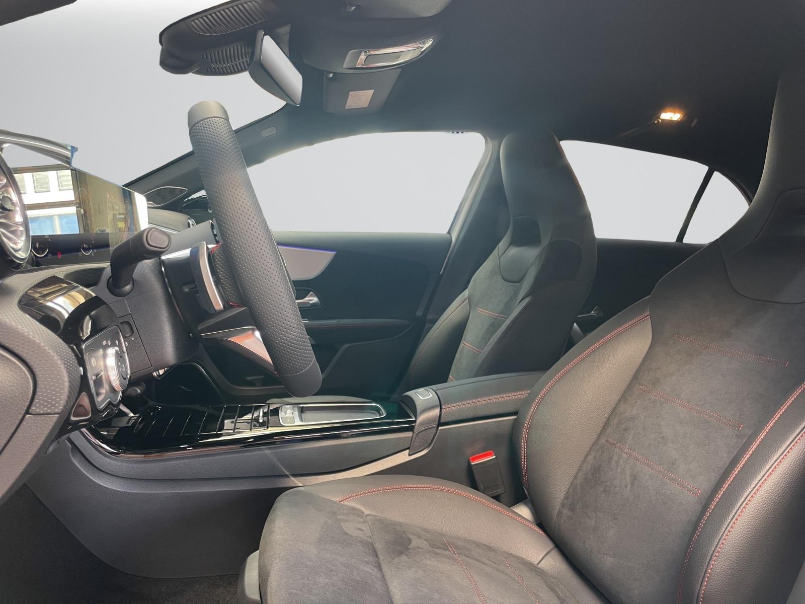 MERCEDES-BENZ A 250 e EQ Star AMG Line-image-3