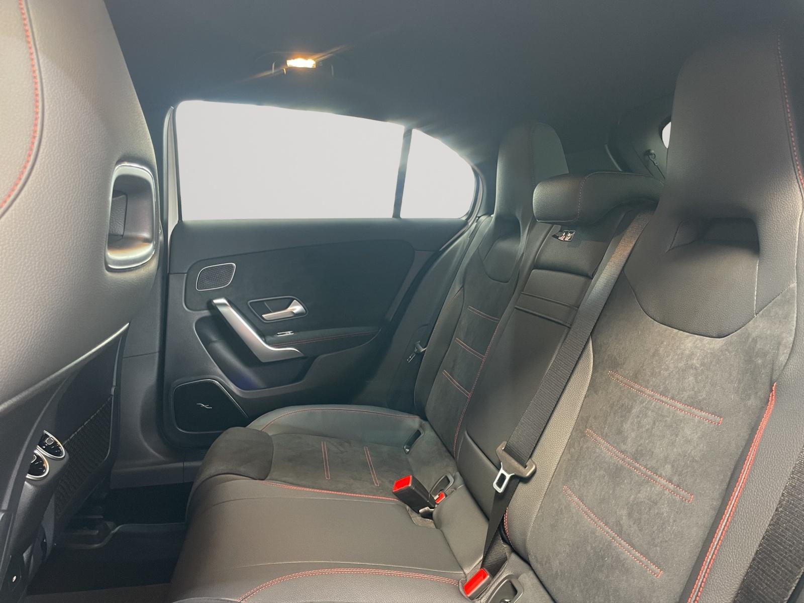 MERCEDES-BENZ A 250 e EQ Star AMG Line-image-7