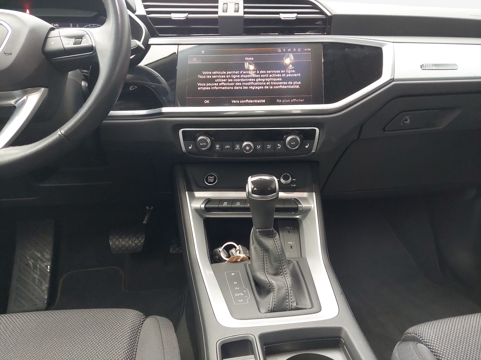 AUDI Q3 35 TFSI Attraction S-tronic-image-10