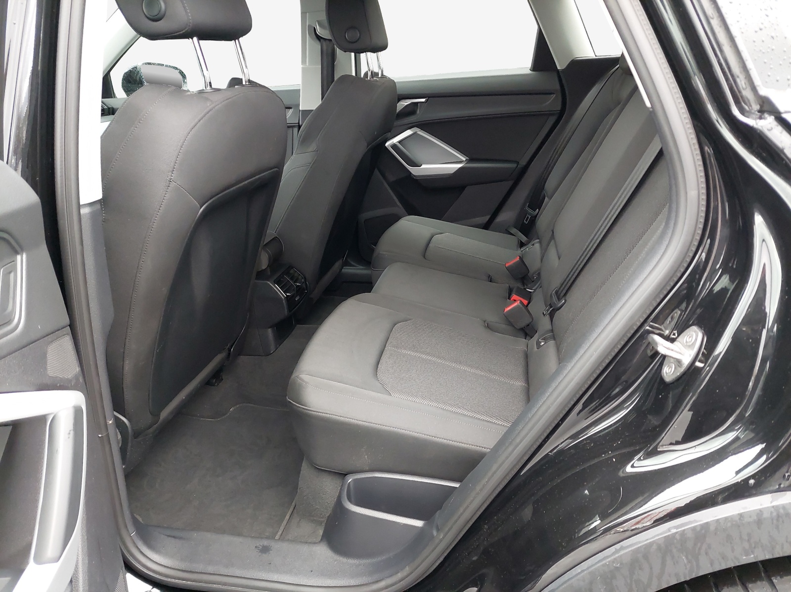 AUDI Q3 35 TFSI Attraction S-tronic-image-11