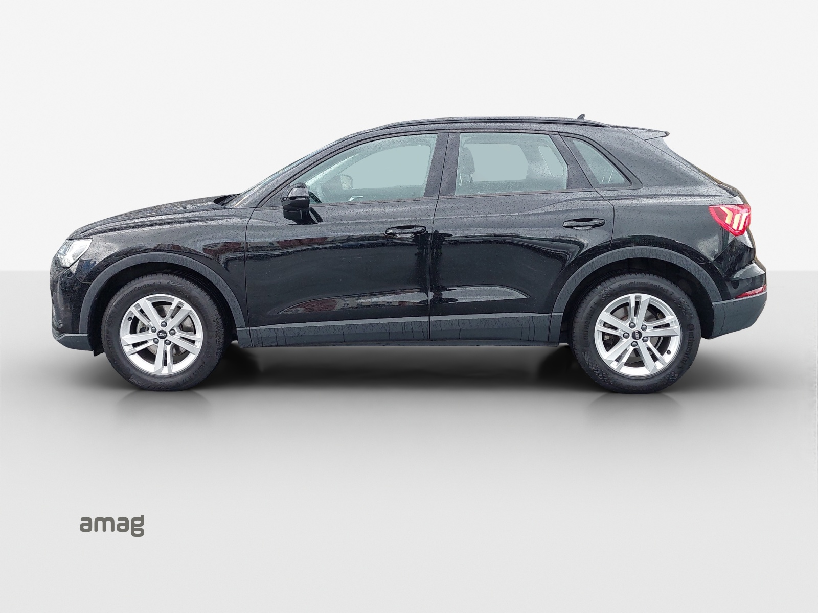 AUDI Q3 35 TFSI Attraction S-tronic-image-1
