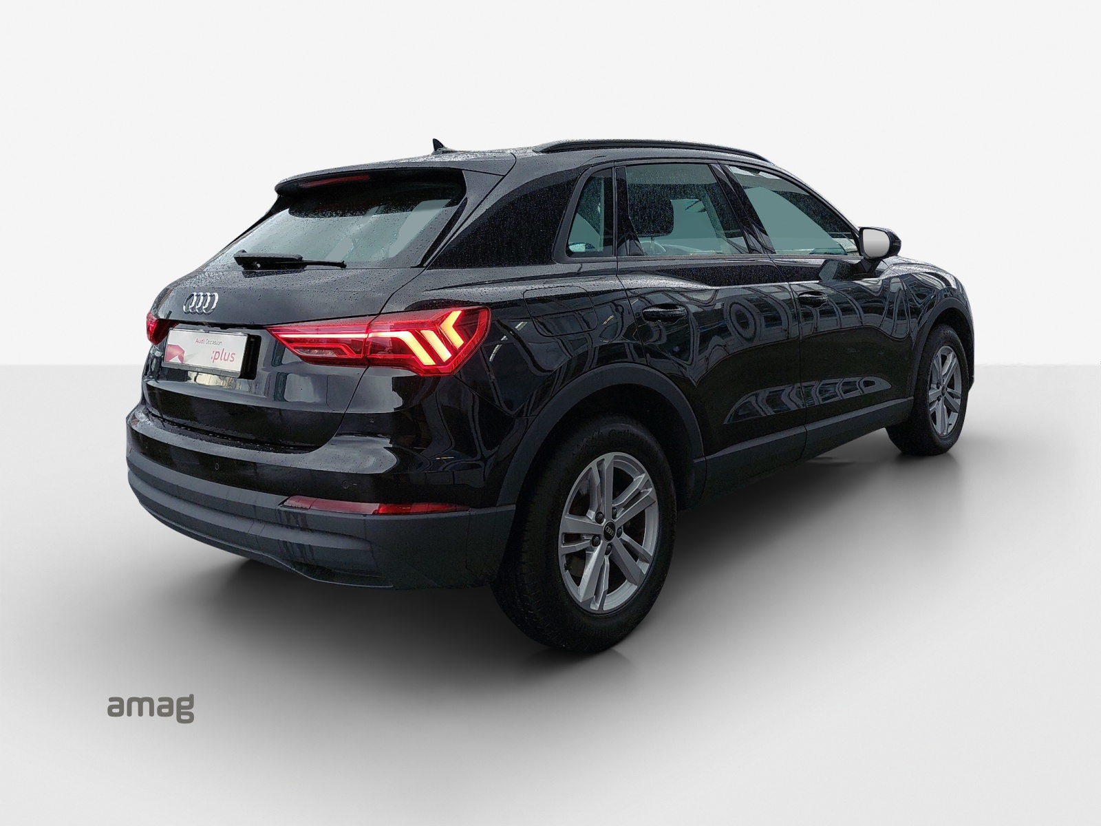 AUDI Q3 35 TFSI Attraction S-tronic-image-4