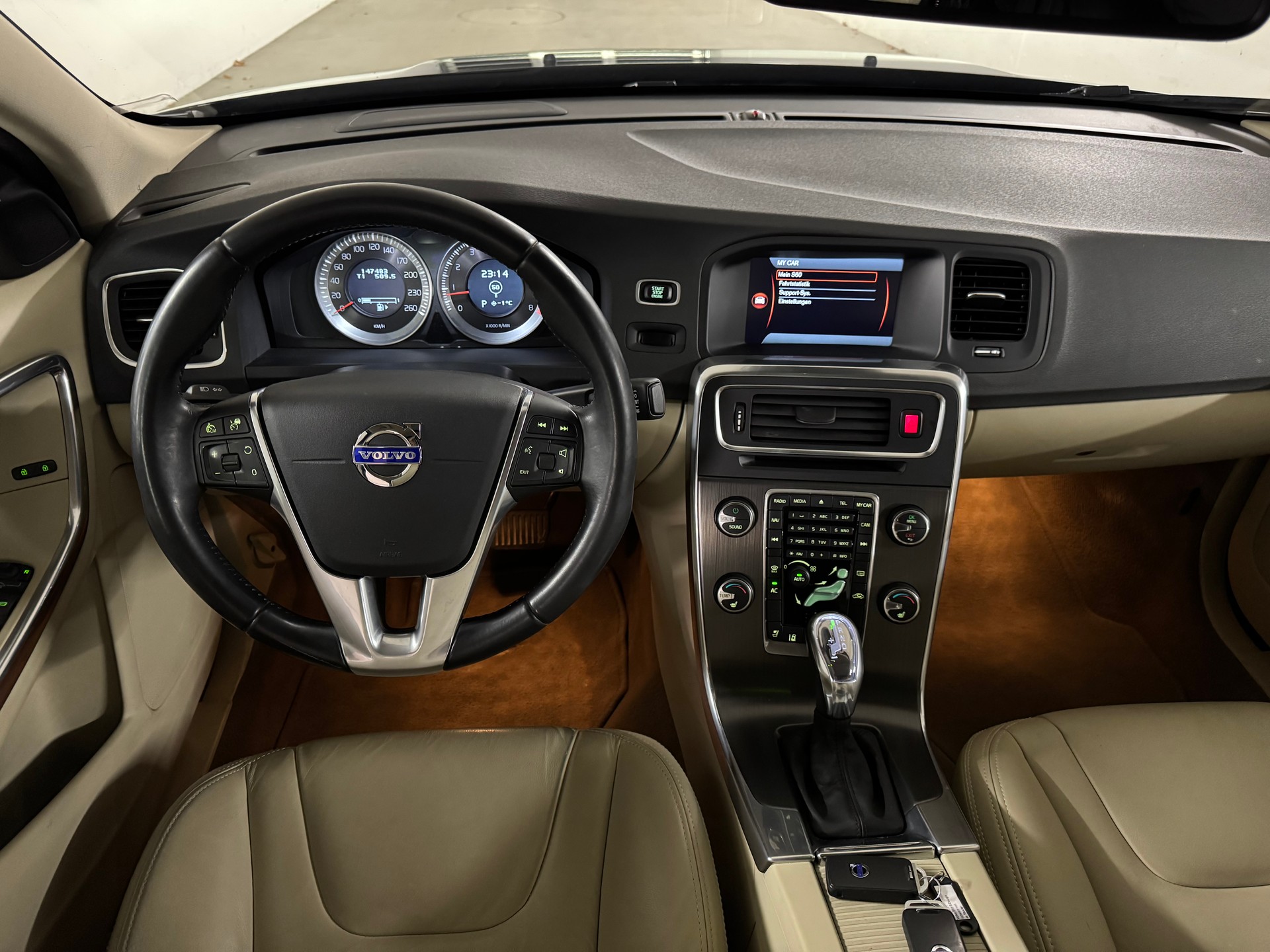 VOLVO S60 T5 Summum Powershift 1-Hand-image-11