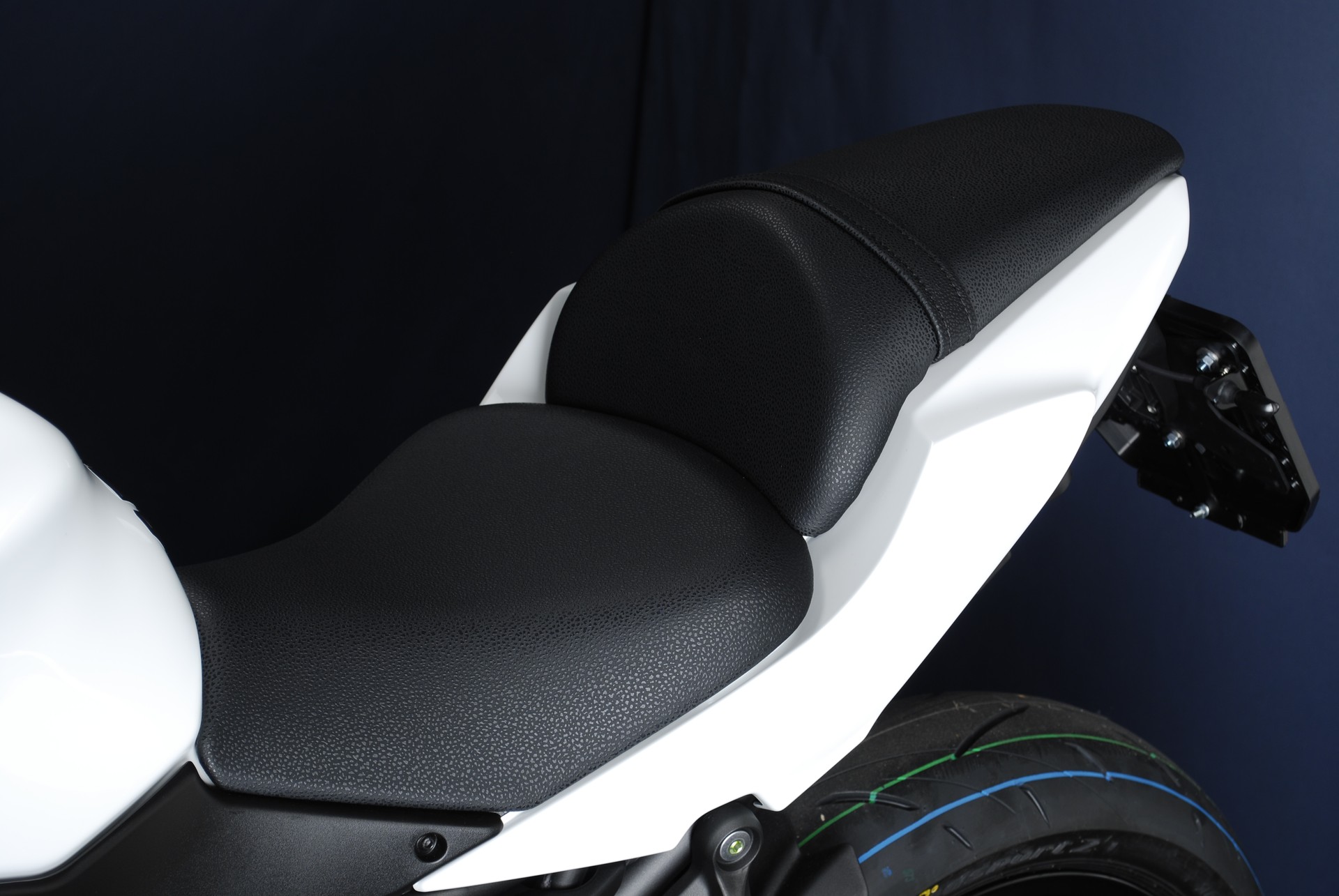 KAWASAKI Z 650 (35kW) - Speziallackierung-image-9