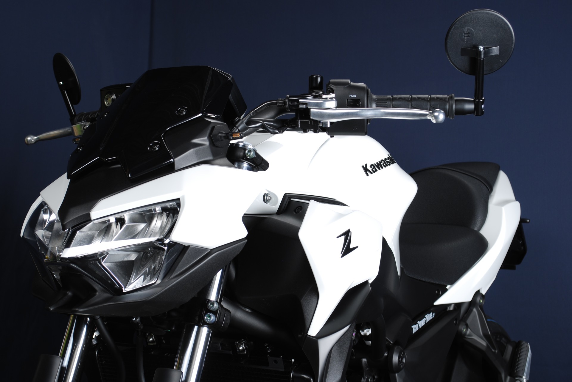 KAWASAKI Z 650 (35kW) - Speziallackierung-image-7