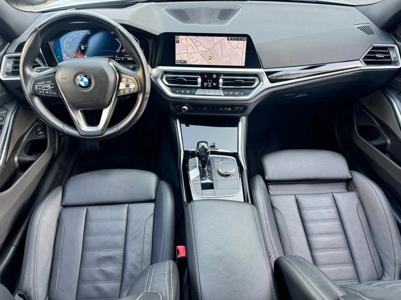 BMW 330d xDrive Touring CH FAHRZEUG-image-11