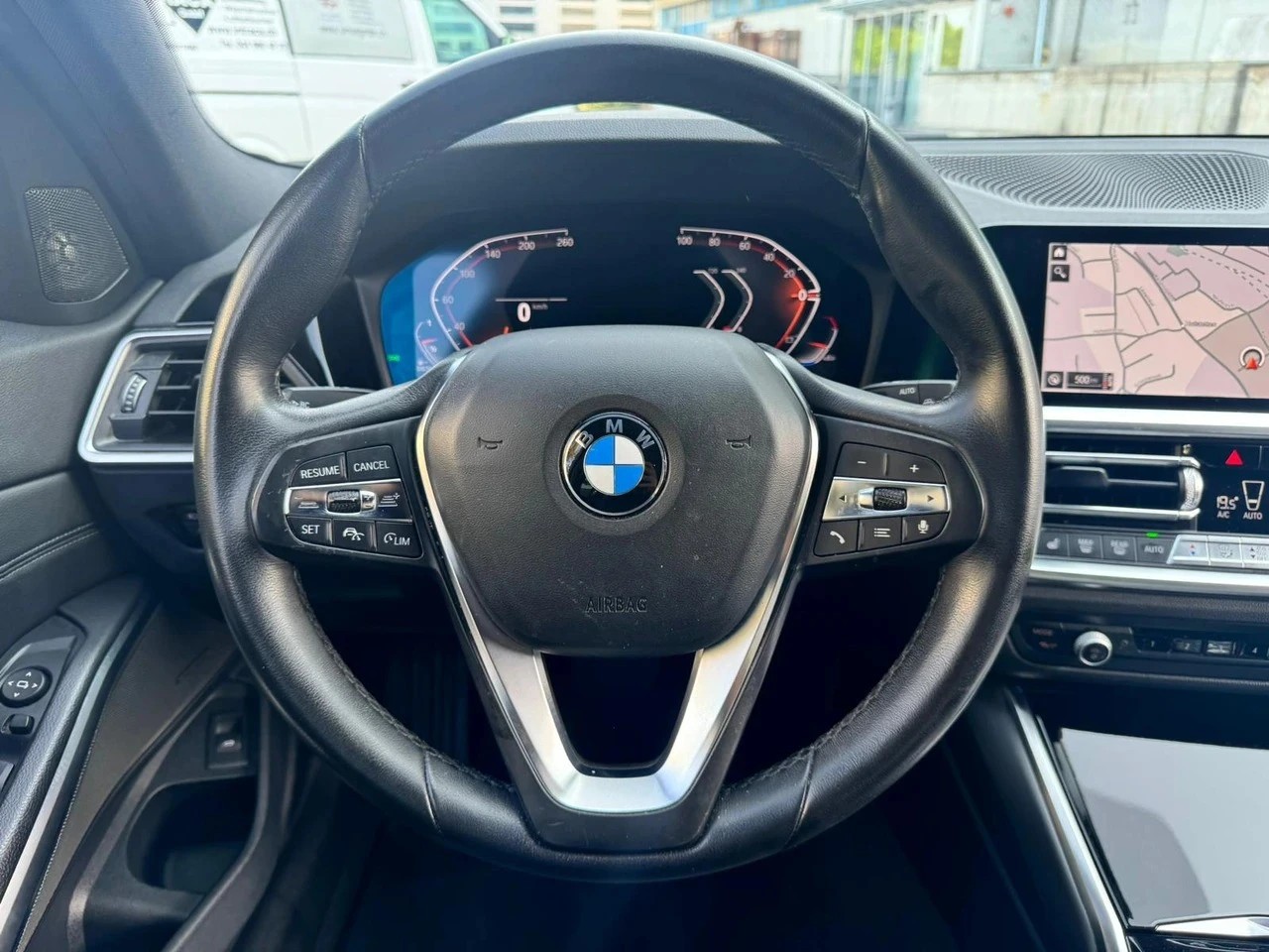 BMW 330d xDrive Touring CH FAHRZEUG-image-12