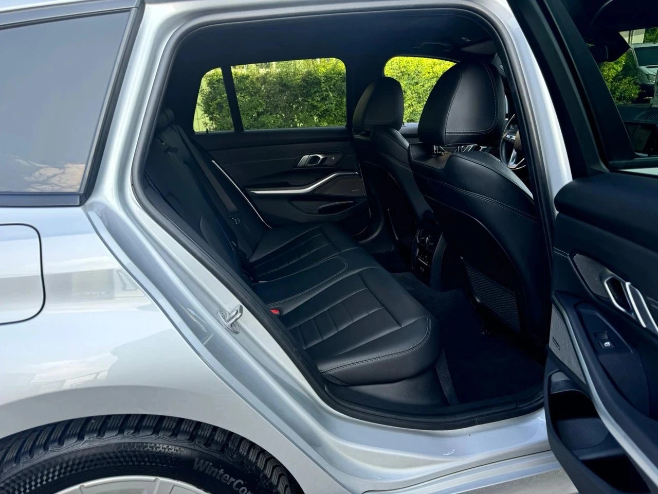 BMW 330d xDrive Touring CH FAHRZEUG-image-9