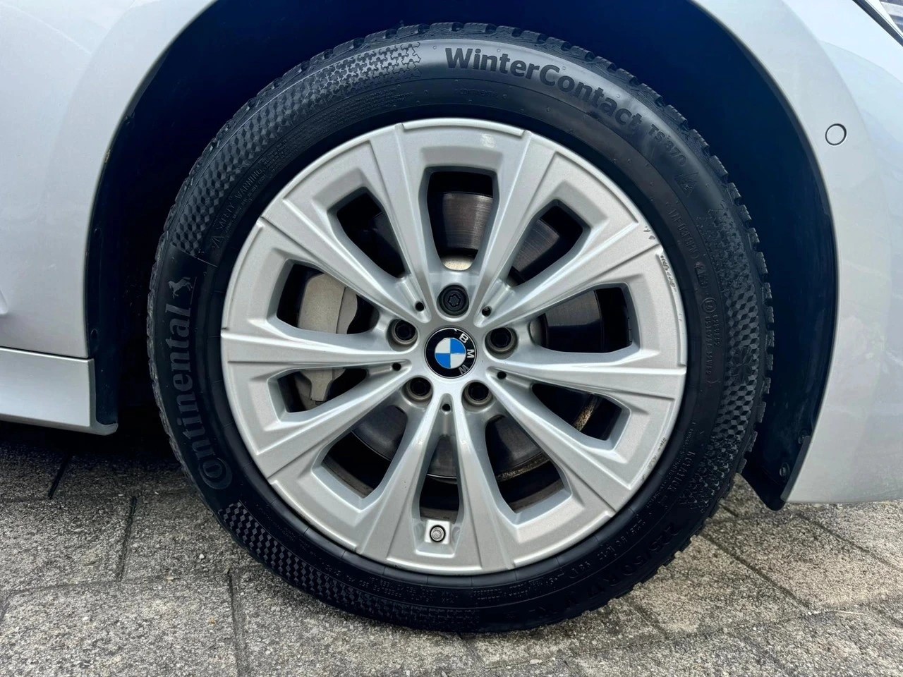 BMW 330d xDrive Touring CH FAHRZEUG-image-18