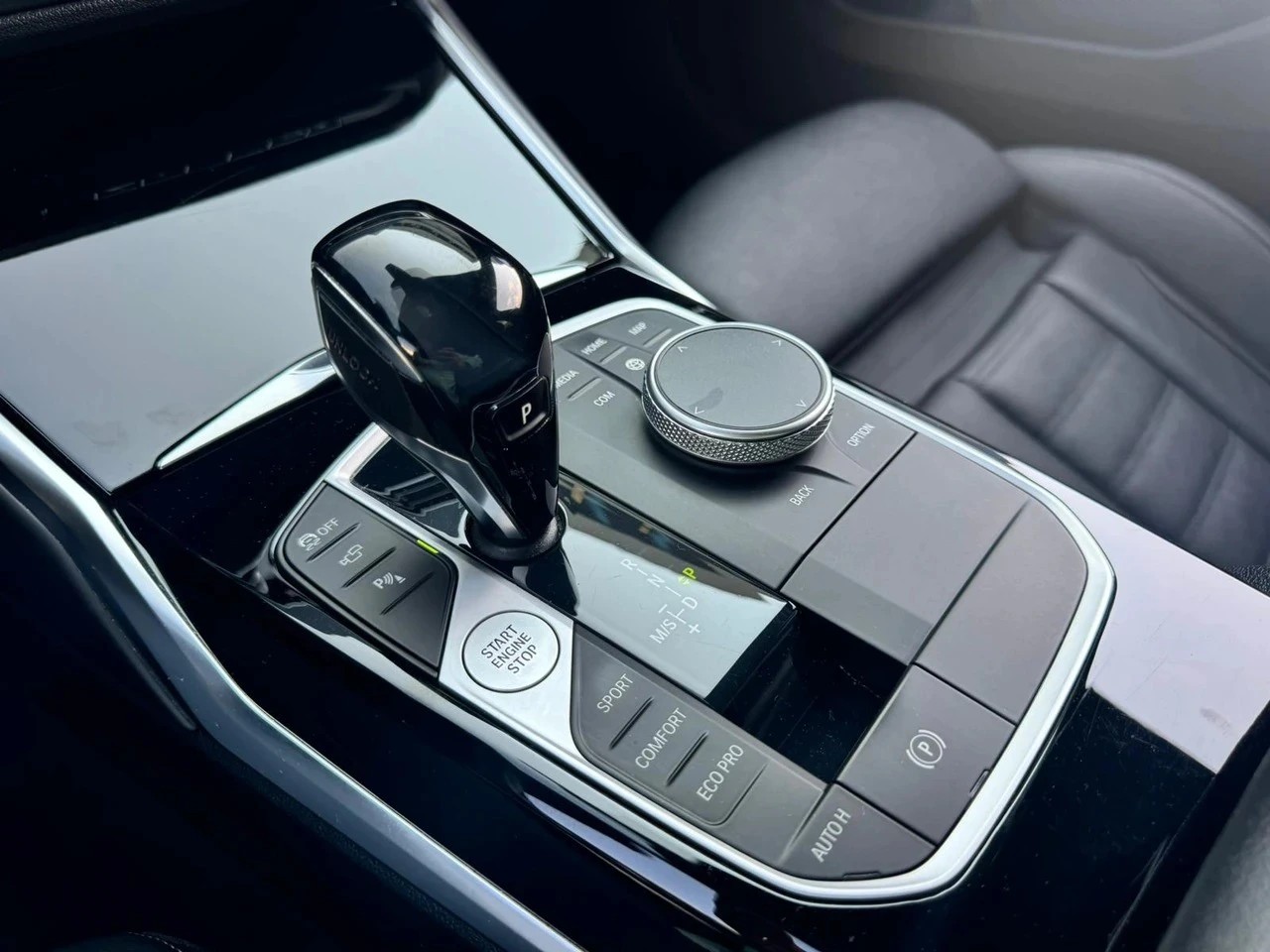 BMW 330d xDrive Touring CH FAHRZEUG-image-14