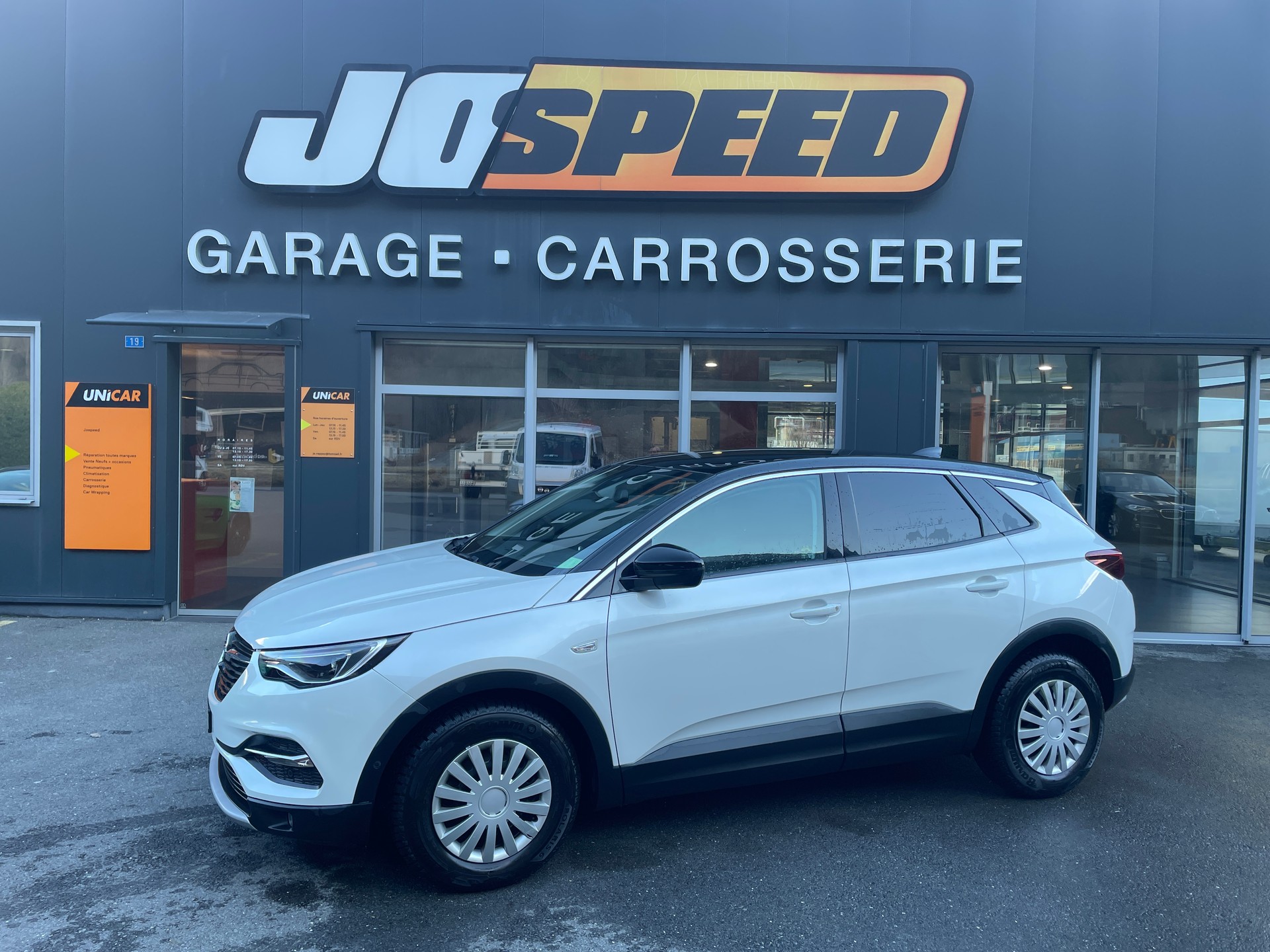 OPEL Grandland X 1.6 TP Excellence Automatik-image-16