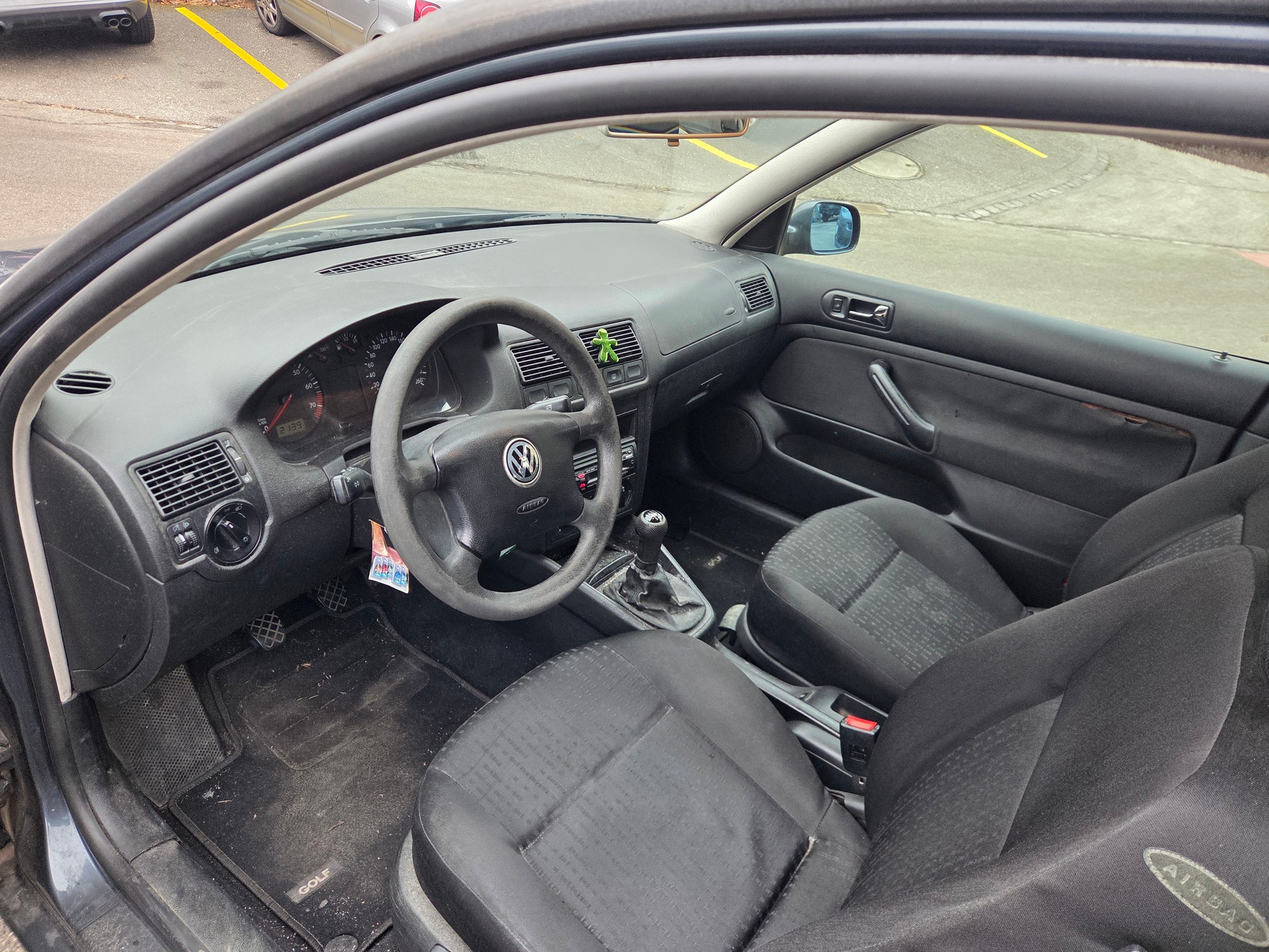 VW Golf 1.6 16V-image-9