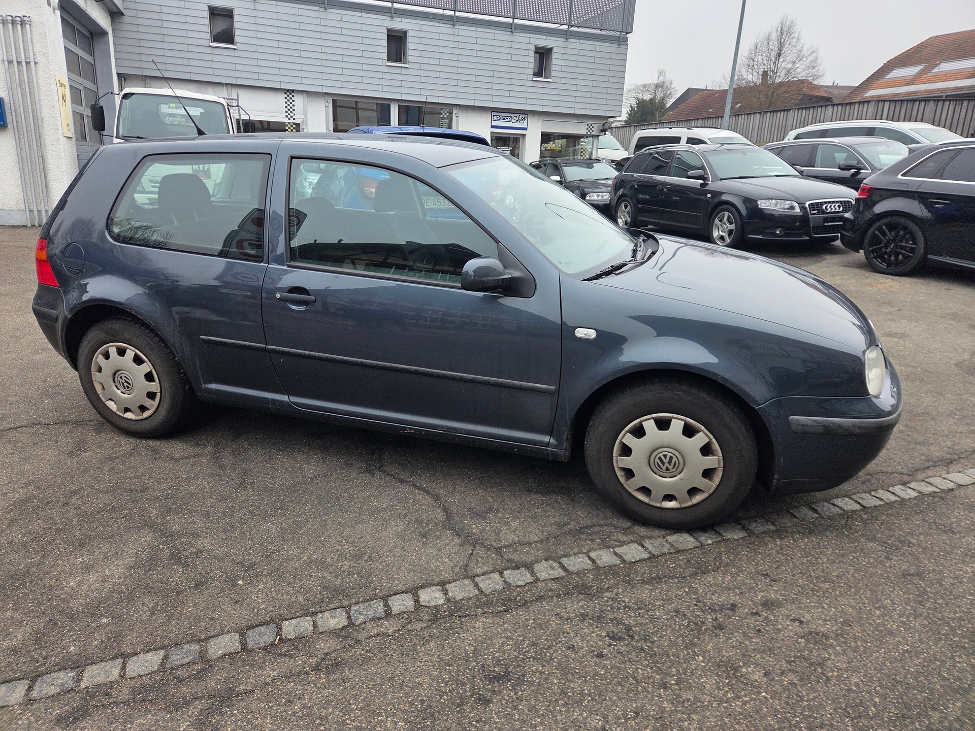 VW Golf 1.6 16V-image-8