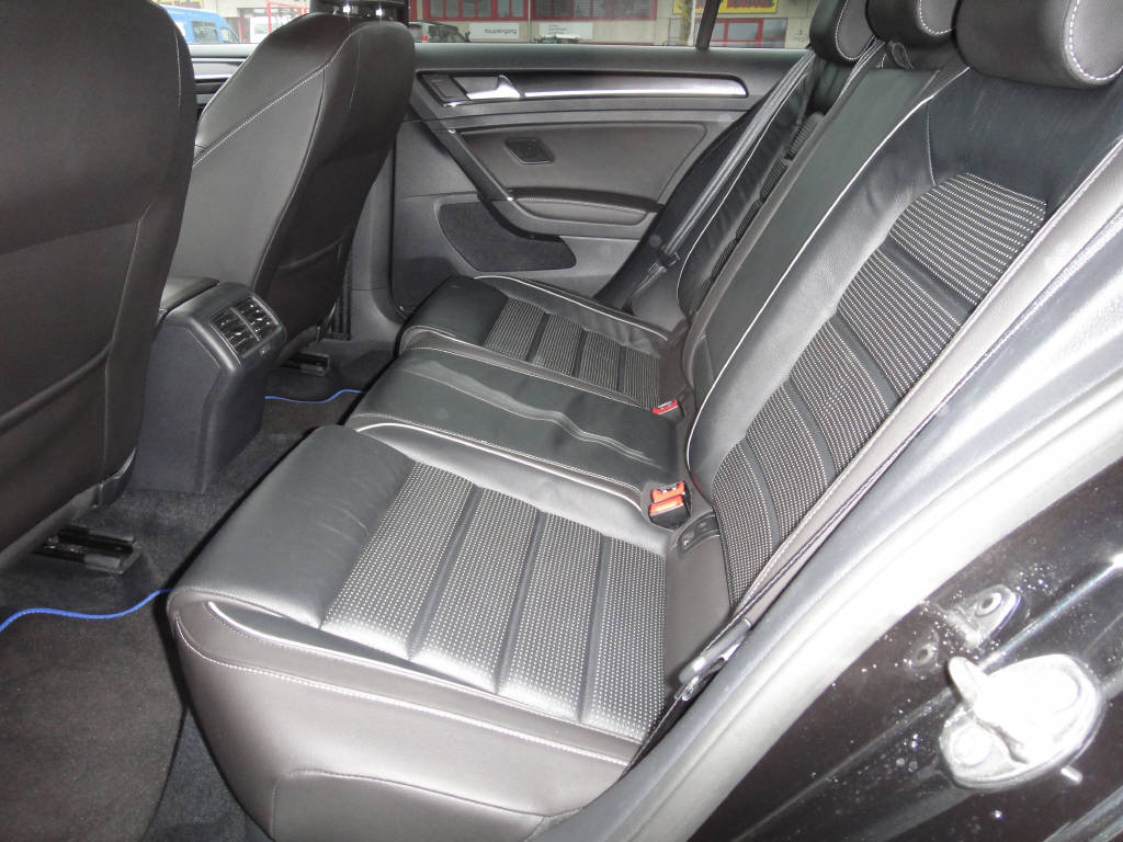 VW Golf VII 2.0 TSI R 310 DSG 4motion-image-9