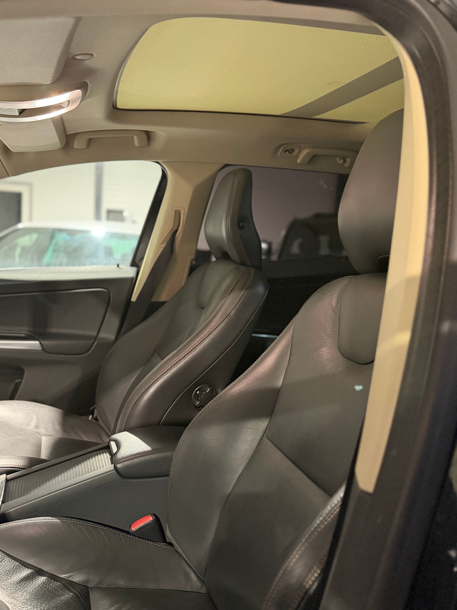 VOLVO Personenwagen-image-8